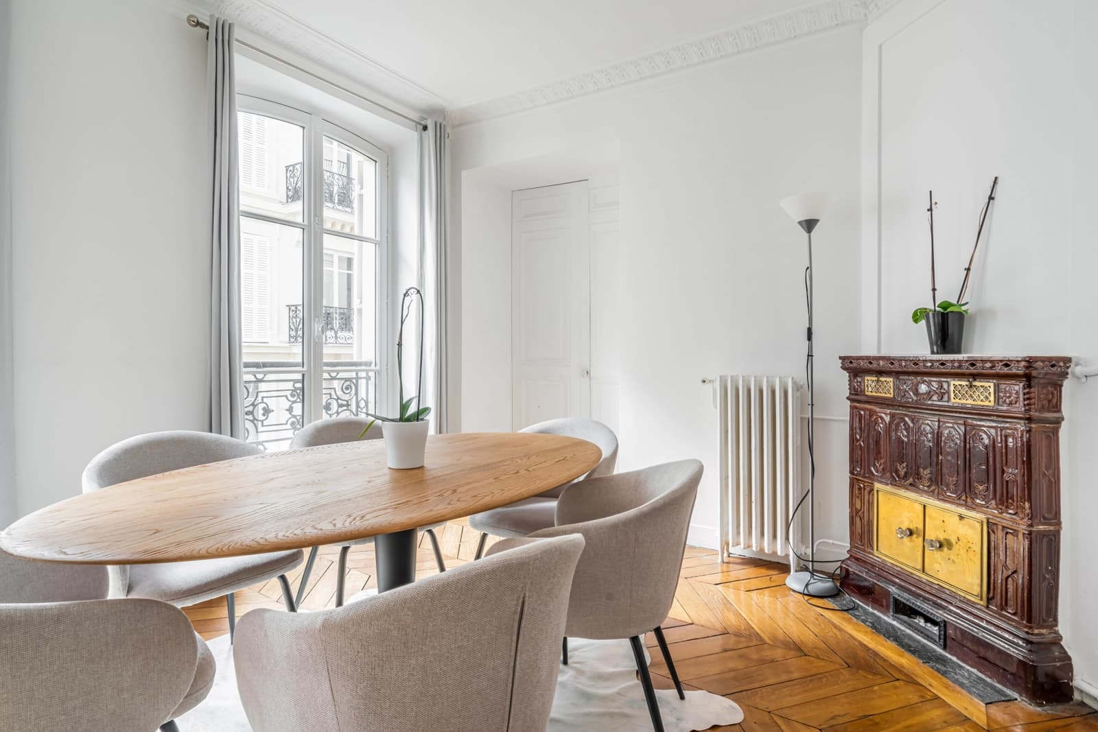 Salle de réunion dans Appartement haussmannien clair, un cocon parisien cosy - 1
