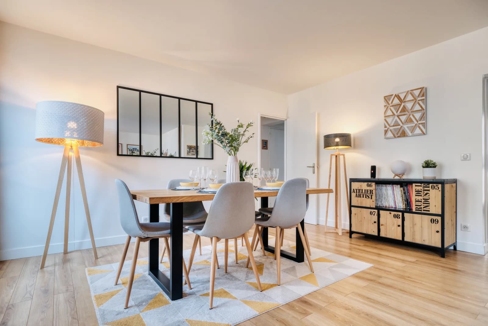 Space Bright, modern apartment with private balcony - 3