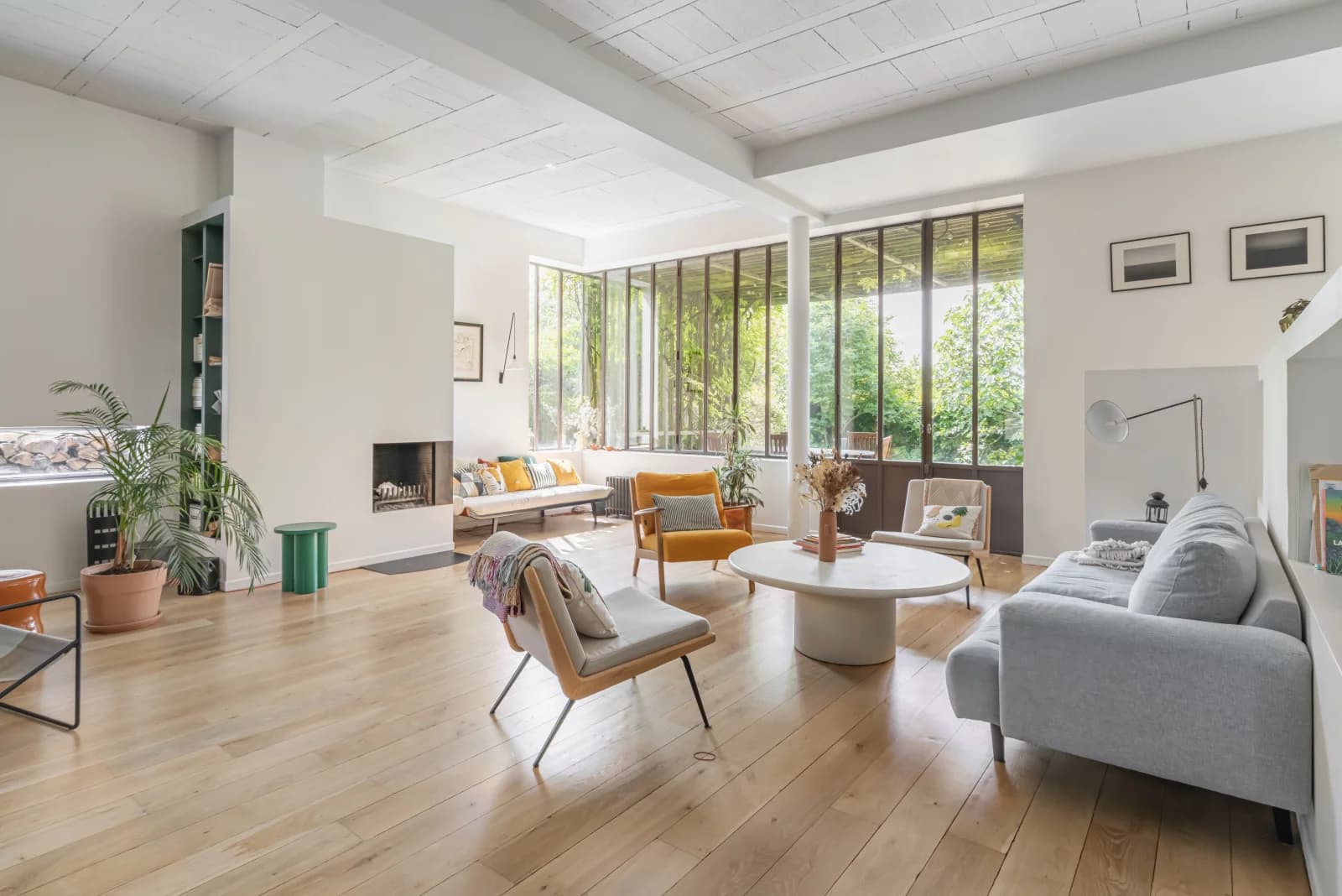 Space Renovated architect-designed house with large garden - 2