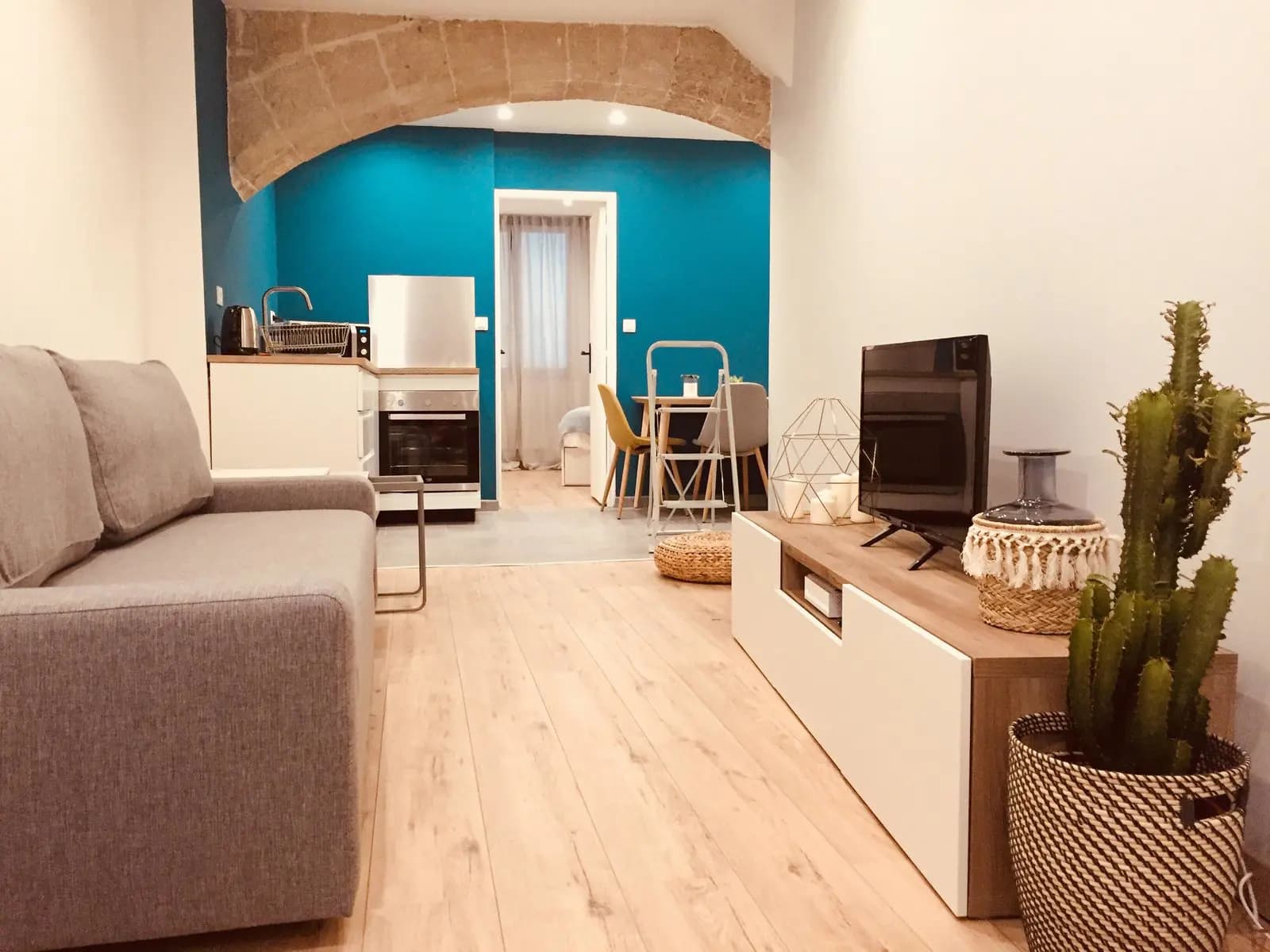 Warm, modern apartment in Béziers