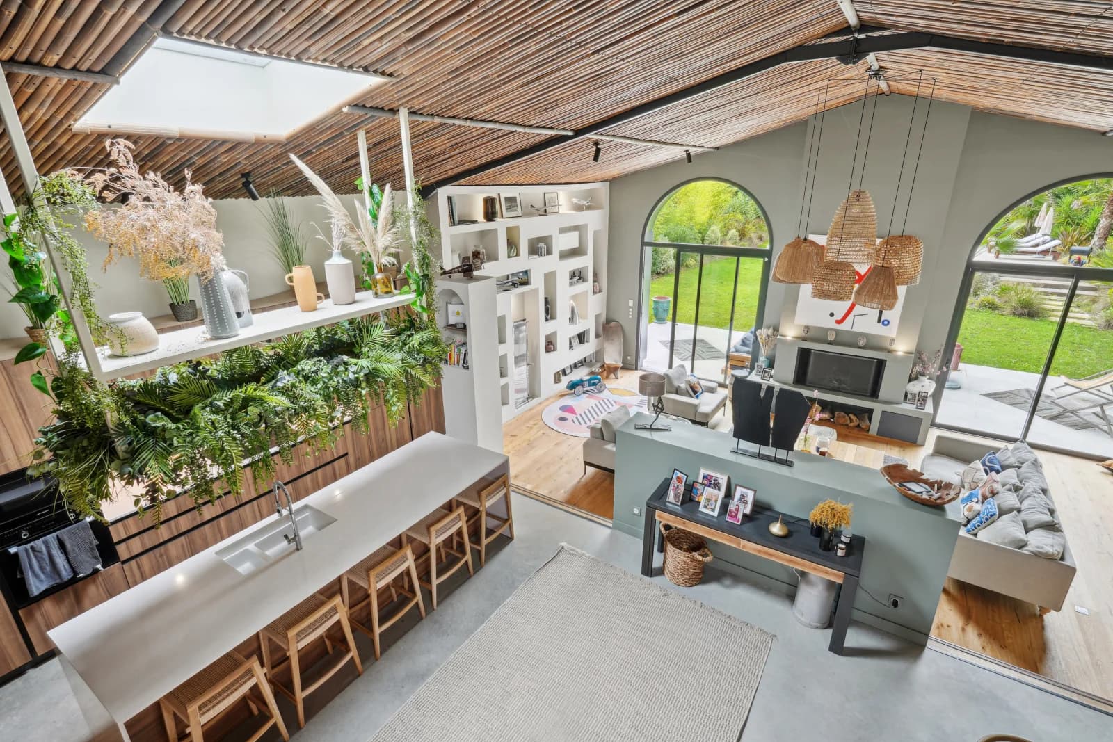 Espace Maison style balinais avec jardin luxuriant - 3
