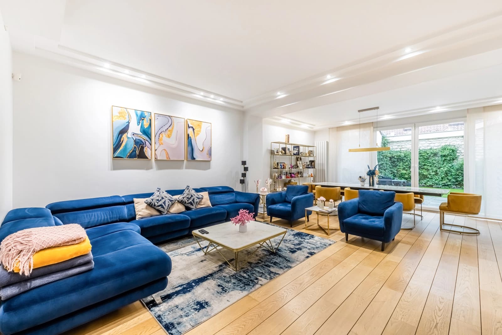 Space Spacious house with garden - 0