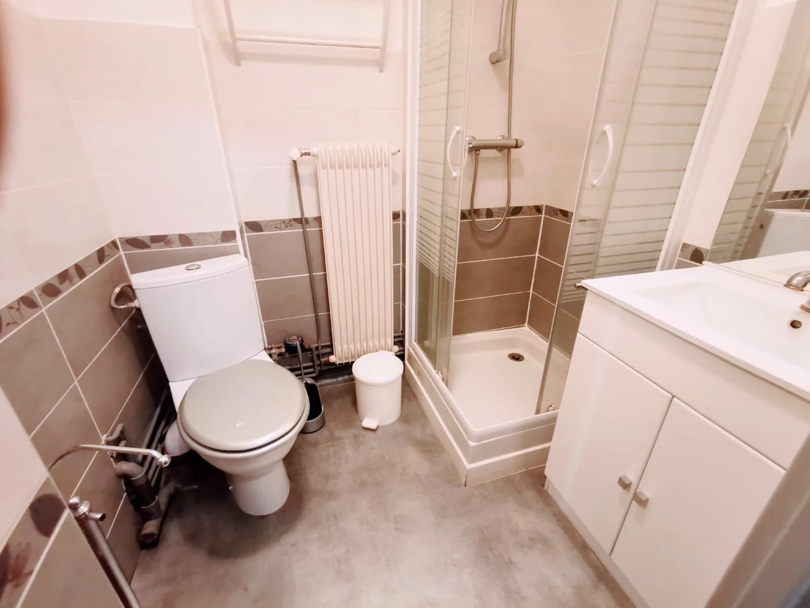 Bathroom in Cosy apartment with bright living room - 1