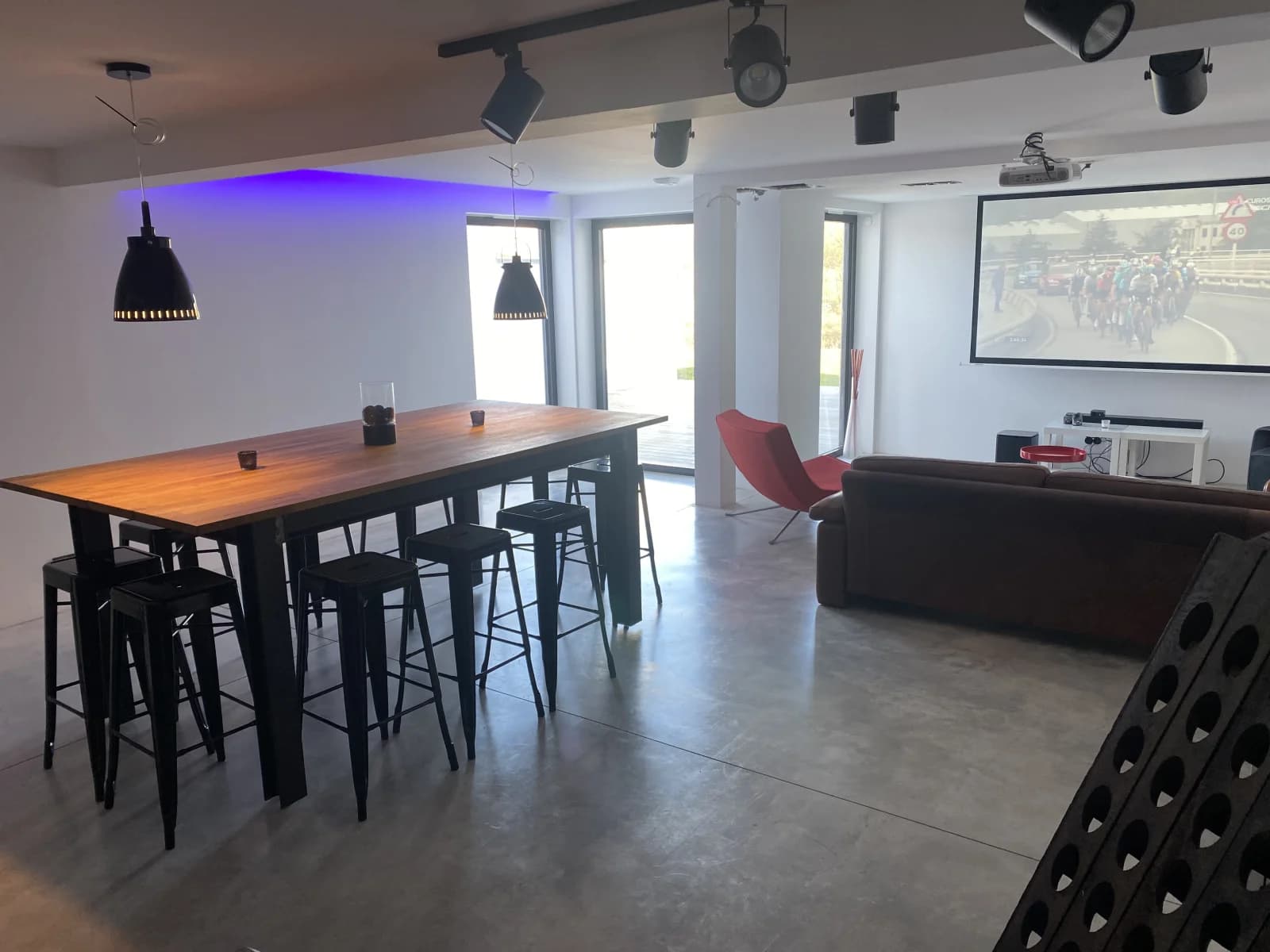Salle de réunion dans Demeure actuelle agrémentée d'une belle terrasse - 1