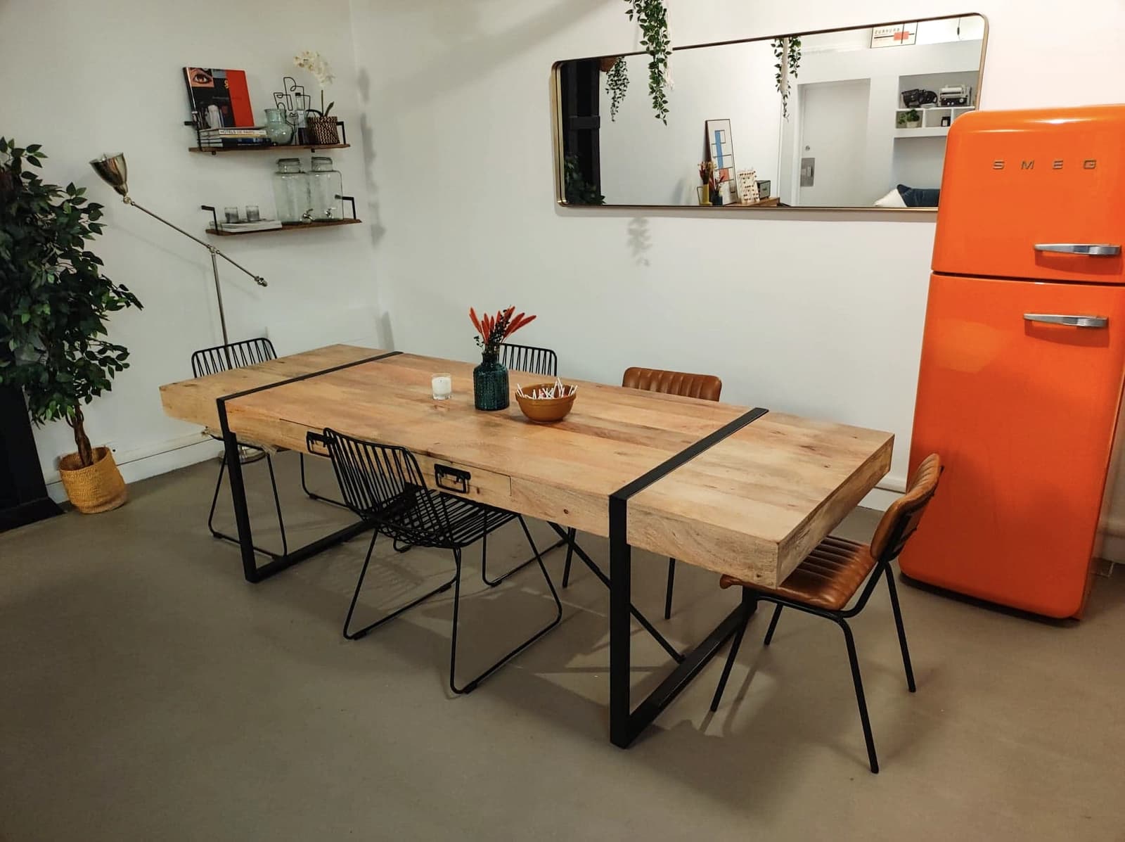 Meeting room in Colorful and relaxing loft - 1