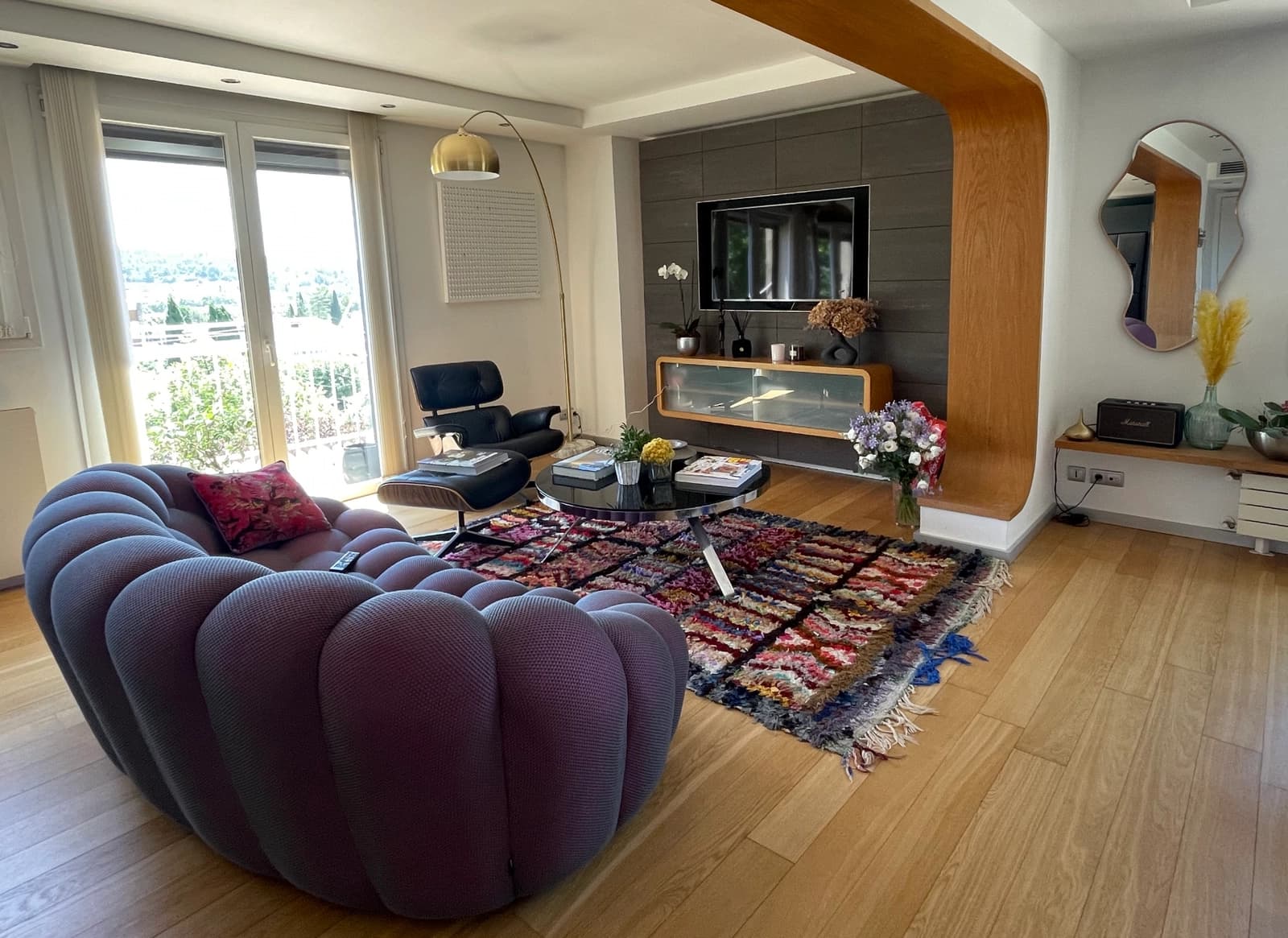 Living room in Loft combining contemporary and 60s styles - 1