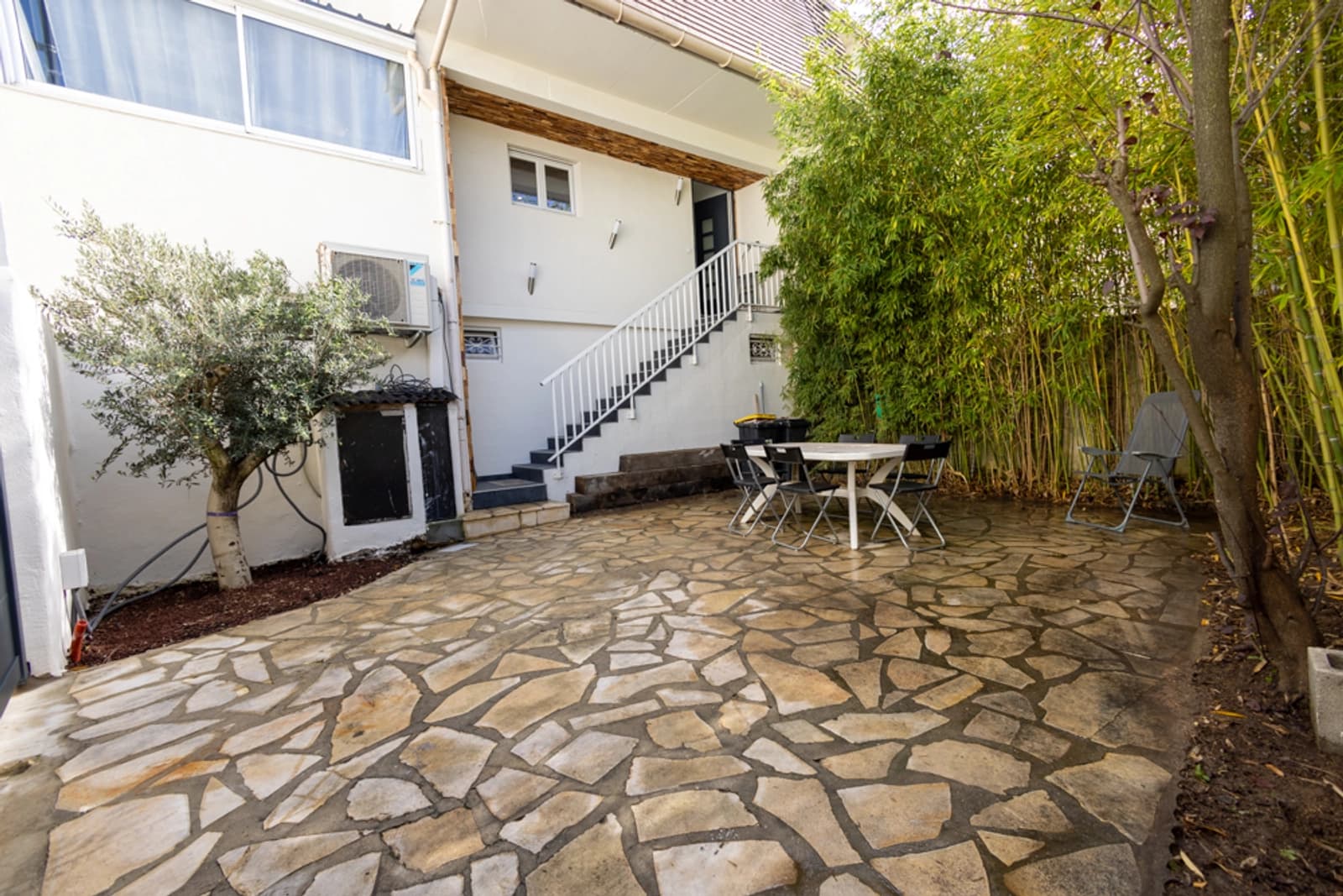 Salle de réunion dans Duplex baigné de lumière avec son espace extérieur privé - 1