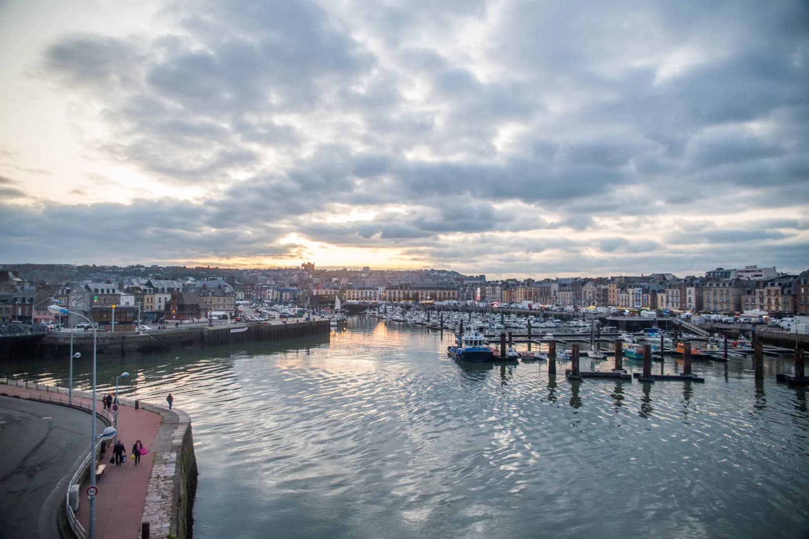 Meeting room in Atypical duplex with splendid view of Dieppe harbour - 1
