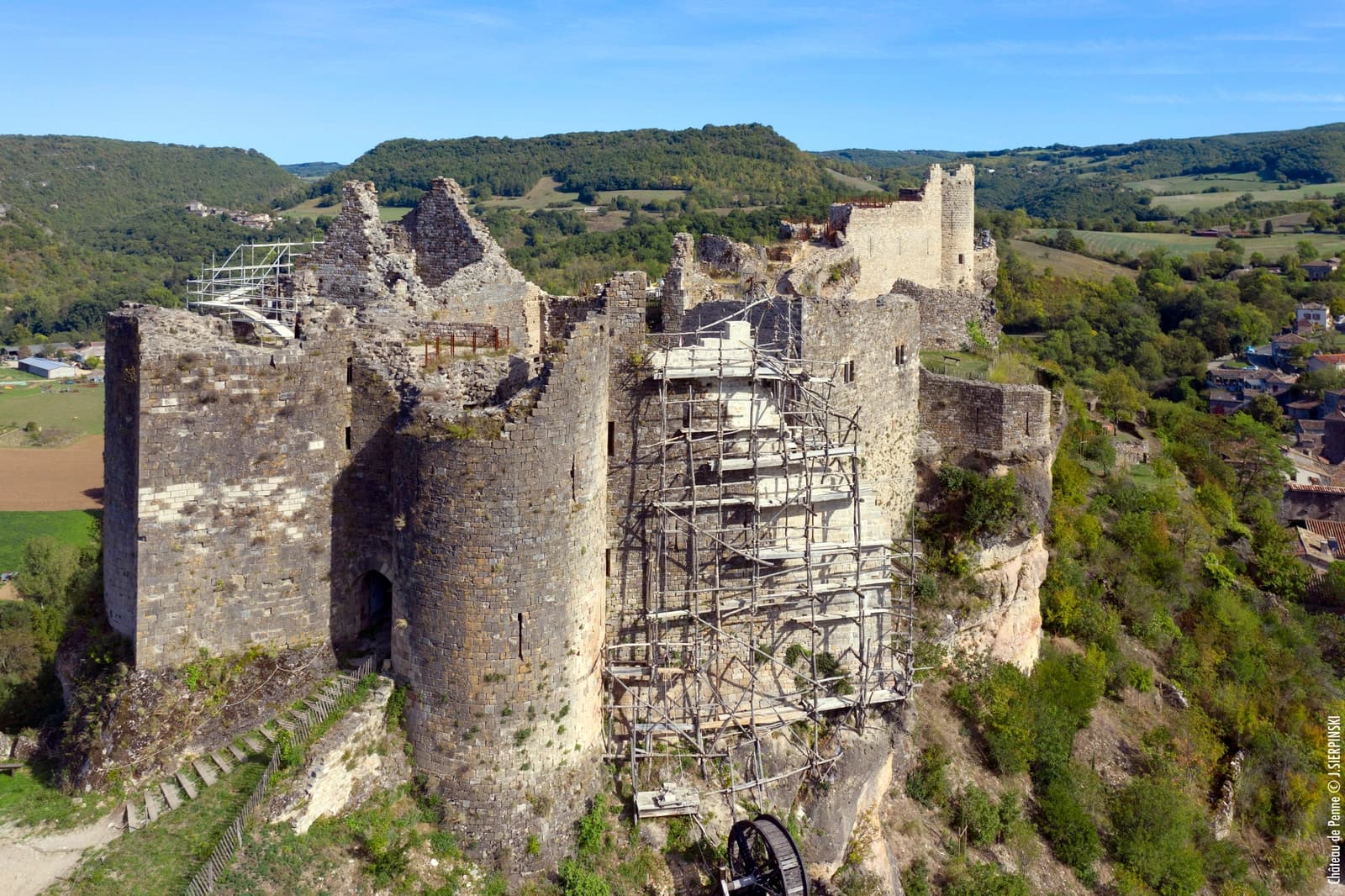 Salle de bain dans Forteresse de Penne: le majestueux nid d'aigle - 1