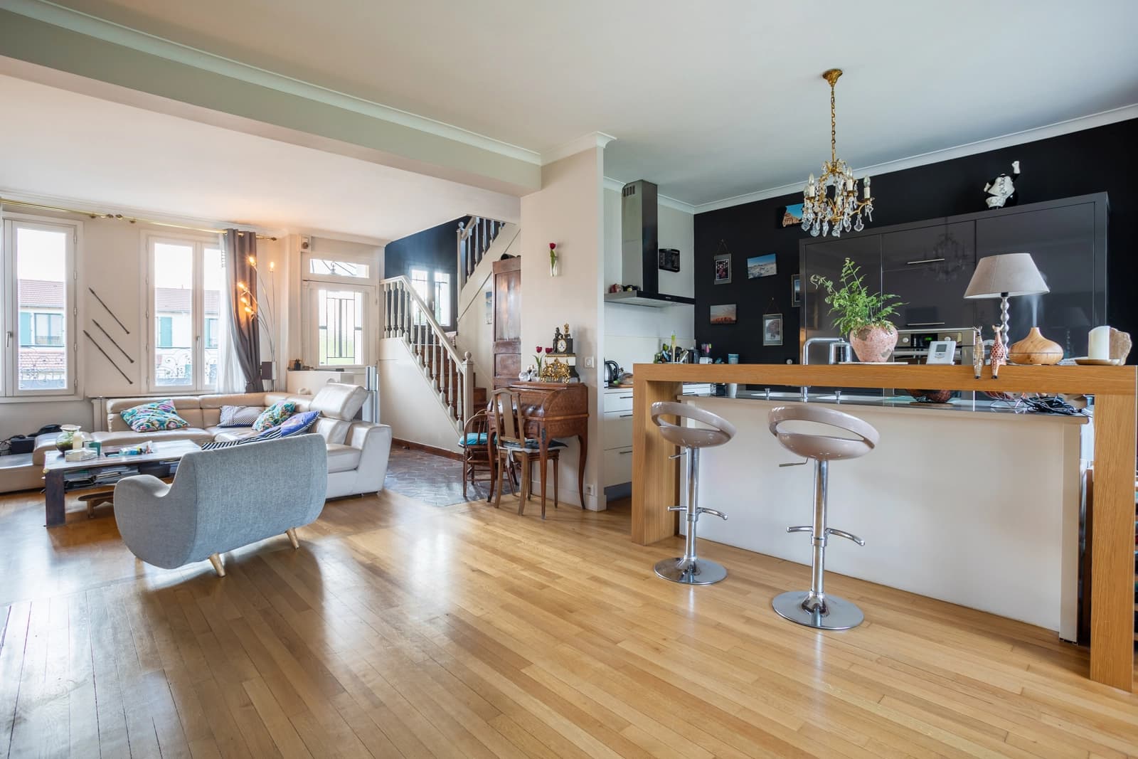 Salle de réunion dans Villa solaire originale avec son bassin intérieur unique - 1