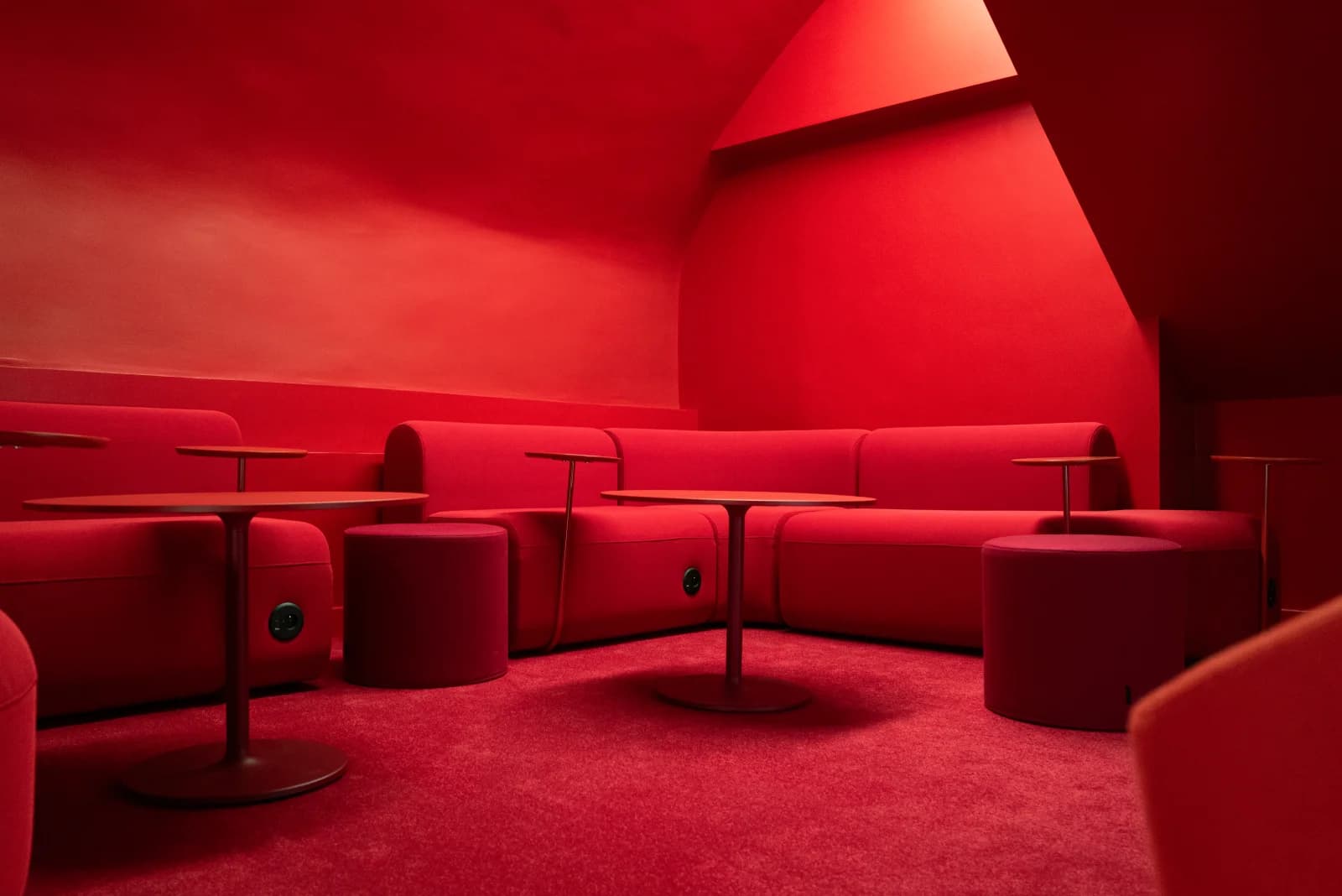 Espace Espace lounge dans un cadre rétro-futuriste en plein coeur du 1er arrondissement de Lyon - 2