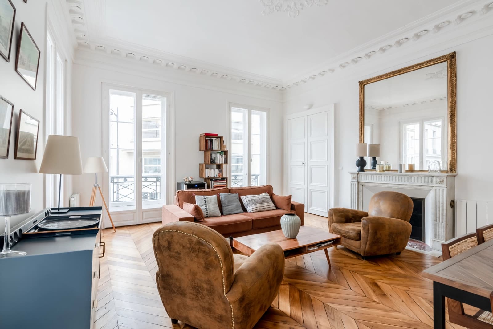 Espace Appartement haussmannien avec grands volumes - 2