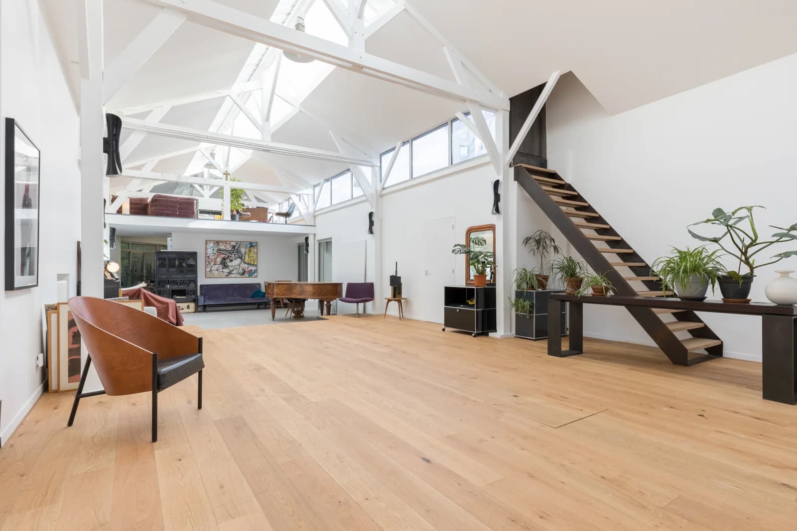 Meeting room in Loft Atelier decor - 0