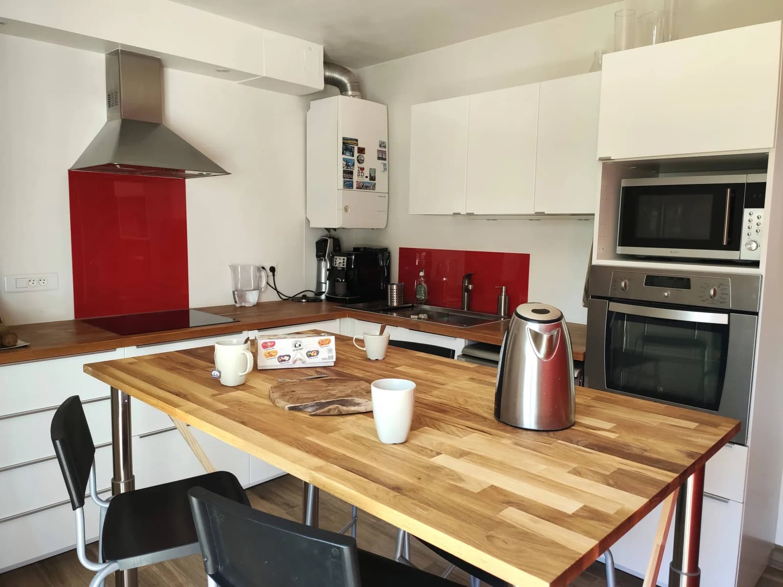 Kitchen in Spacious, bright house with garden - 1