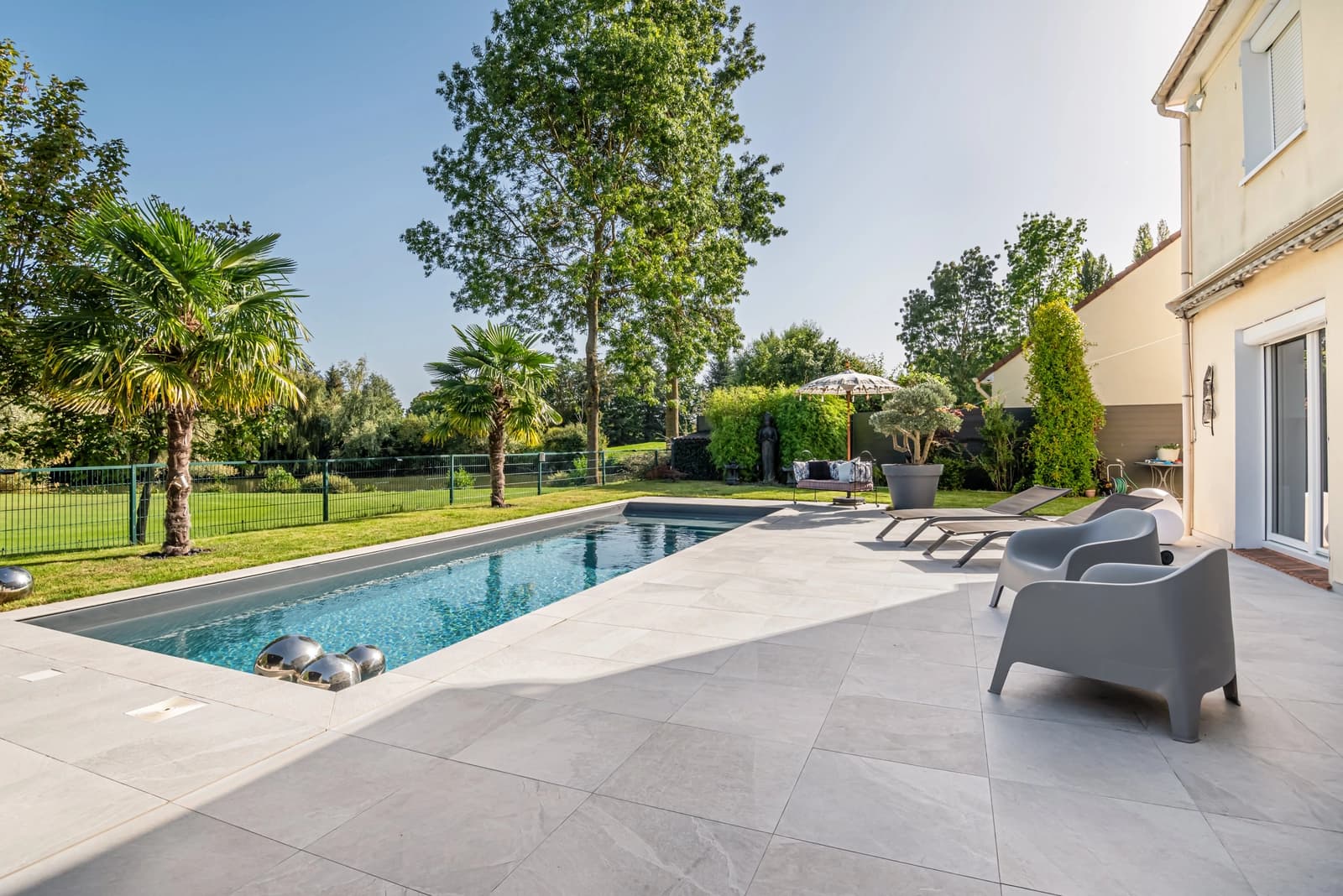 Espace Belle demeure avec piscine, jardin et vue sur le golf - 0