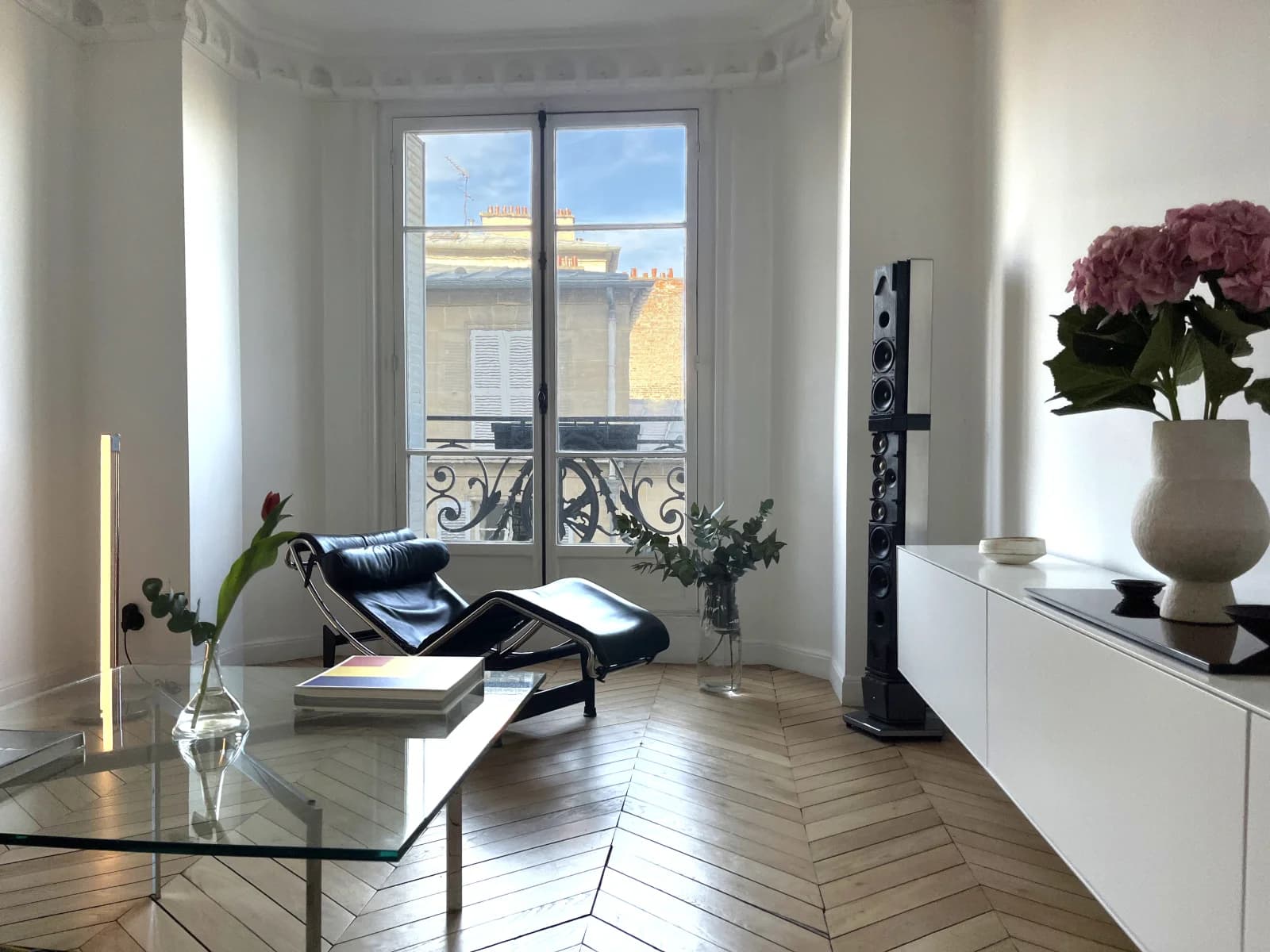 Espace grand appartement parisien minimaliste - 3