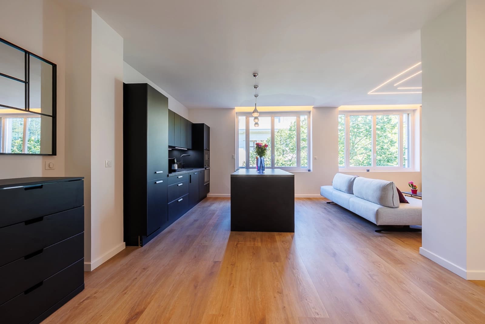 Living room in Architect-designed apartment under a starry sky - 1