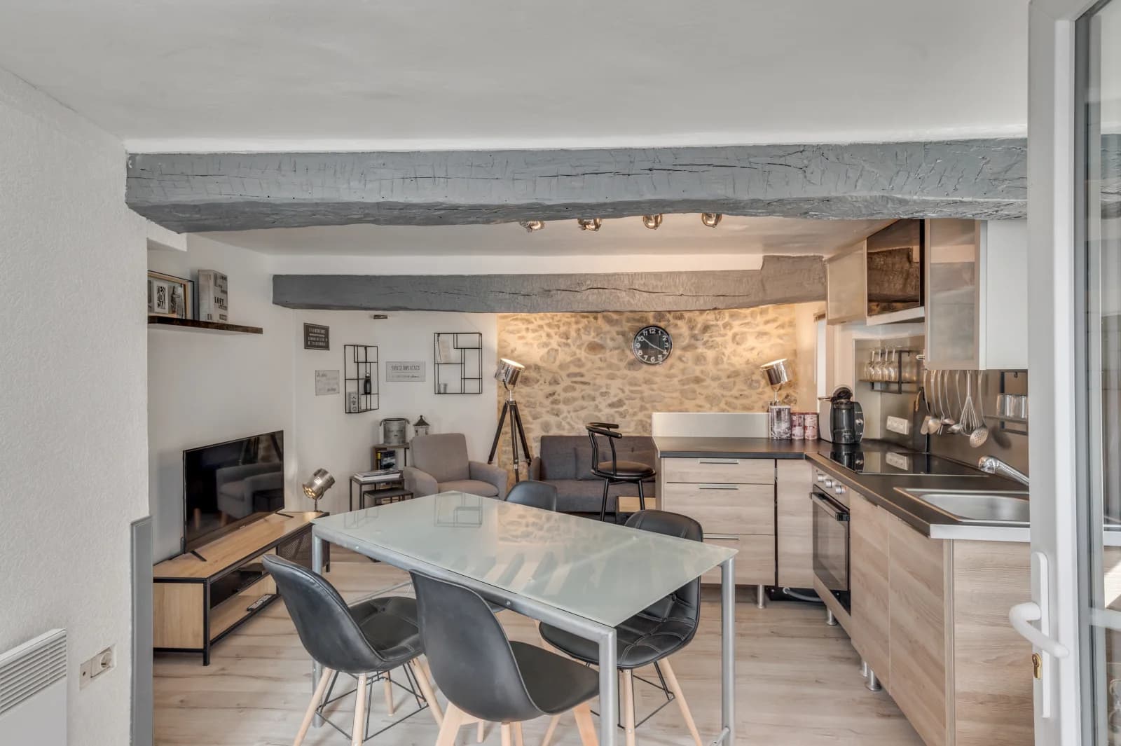 Meeting room in Cosy setting with exposed stone and beams - 1