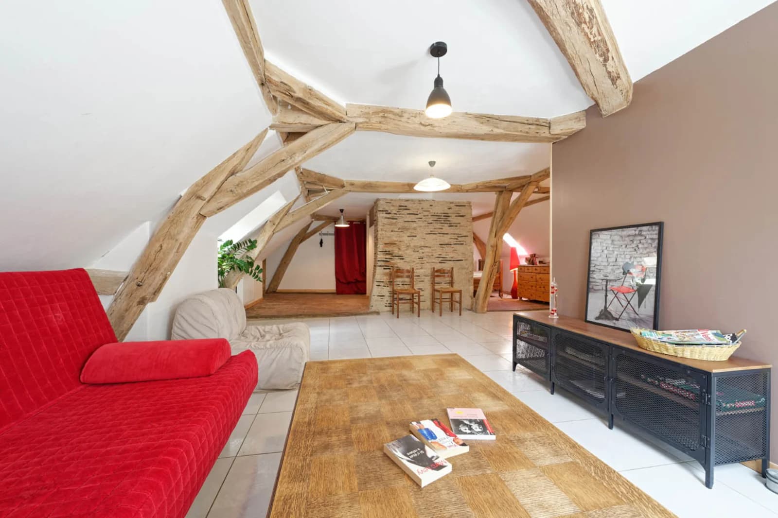 Living room in 14th century castle - 1