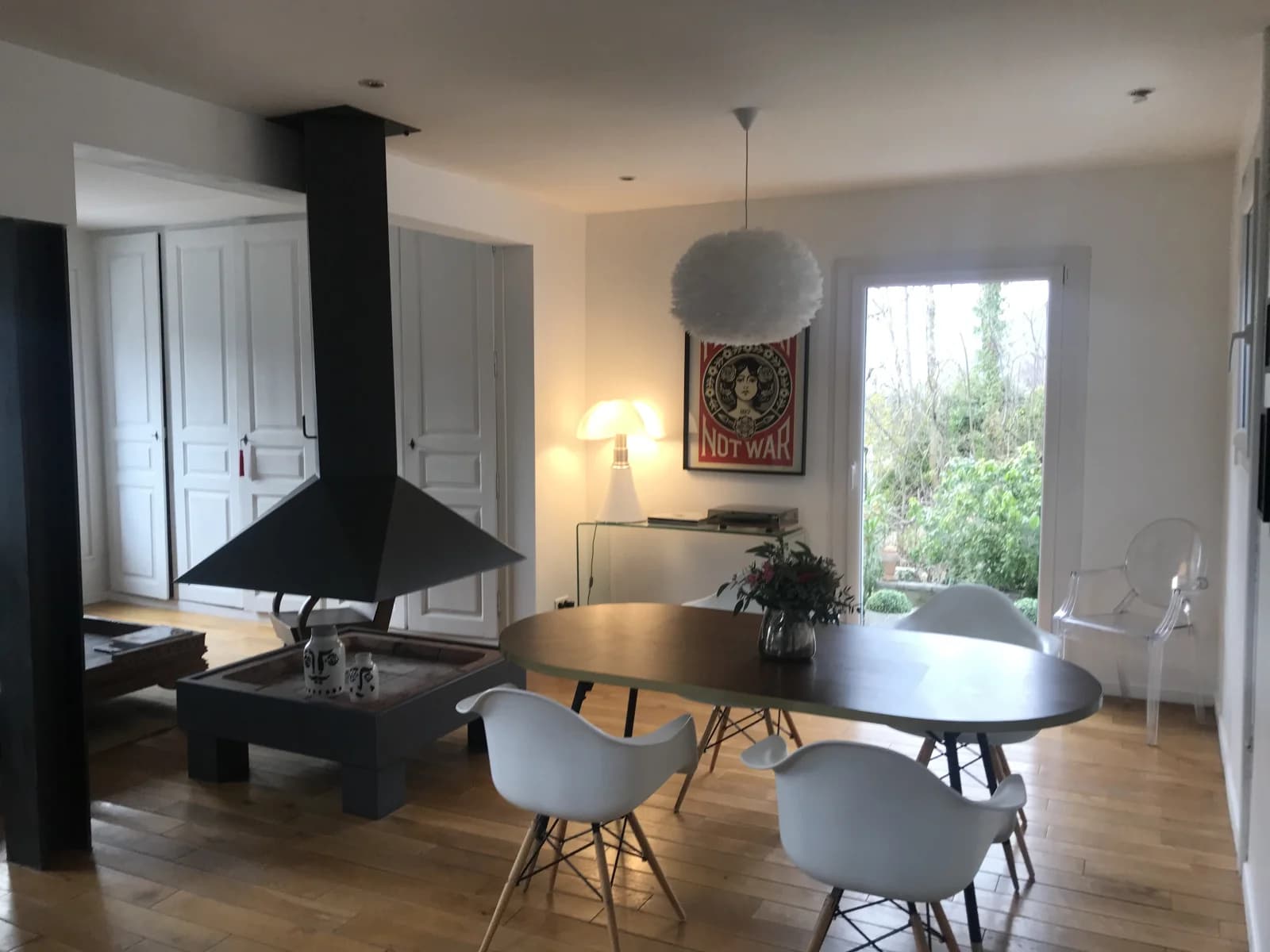 Salle de réunion dans Demeure avec vue lac, terrasse pour des repas en plein air - 1