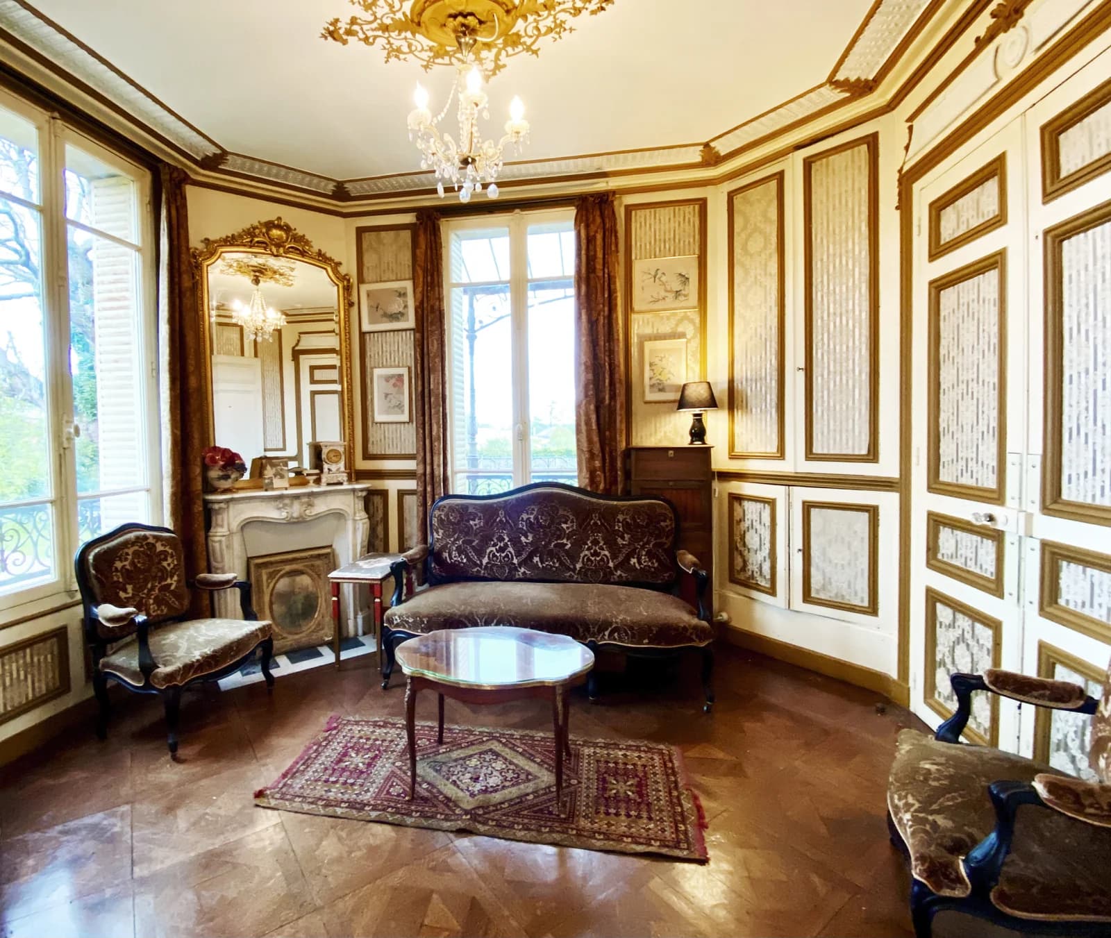 Espace Petit château de style napoléonien, élégance historique - 3