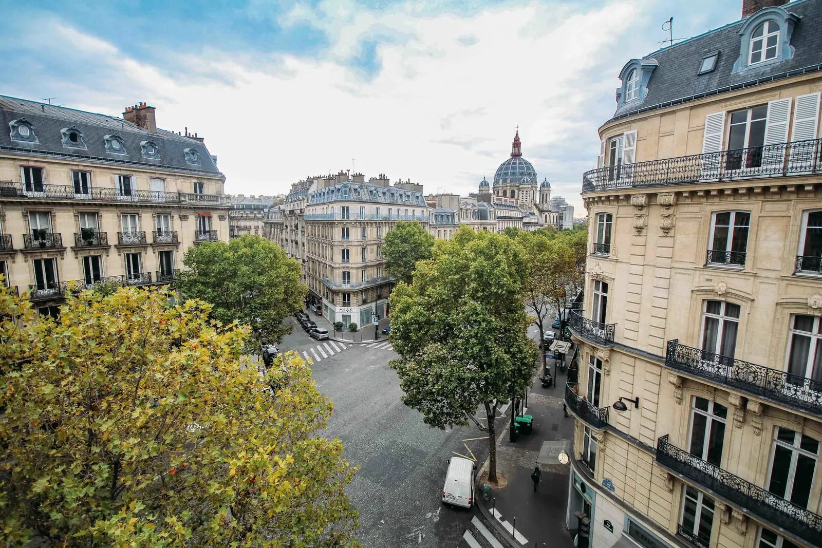 Salle de réunion dans Bel appartement Haussmannien avec vue sur St-Augustin - 1