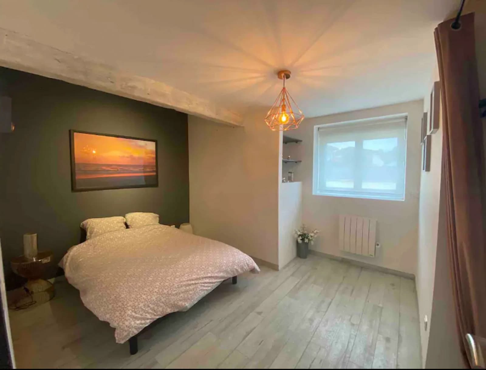 Bedroom in Charming chartreuse with wooded garden - 1