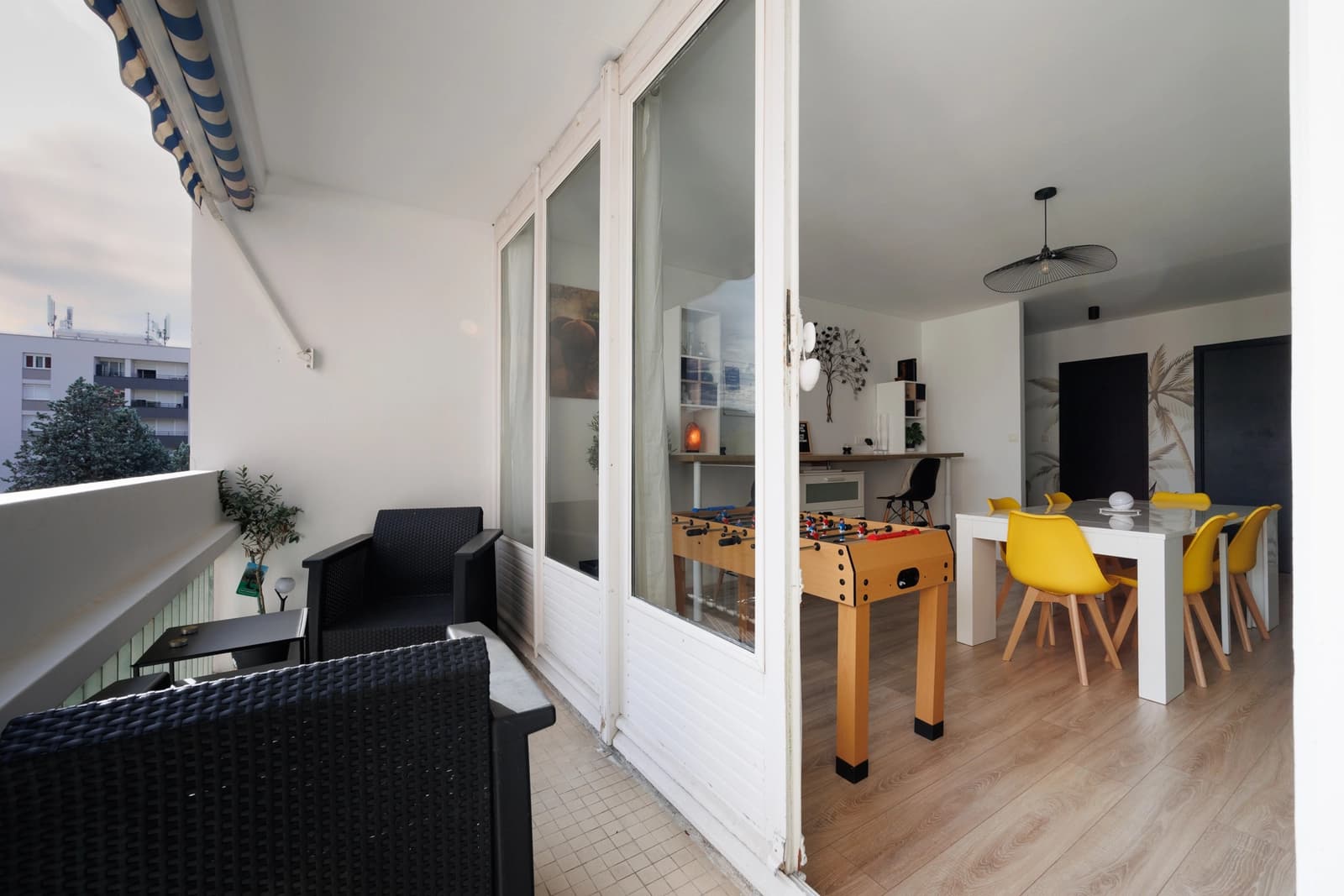 Space Modern 70 m2 apartment in western Lyon - 2