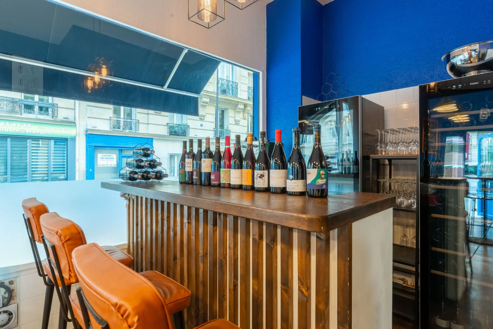 Space Guy Moquet neighborhood wine bar - 3