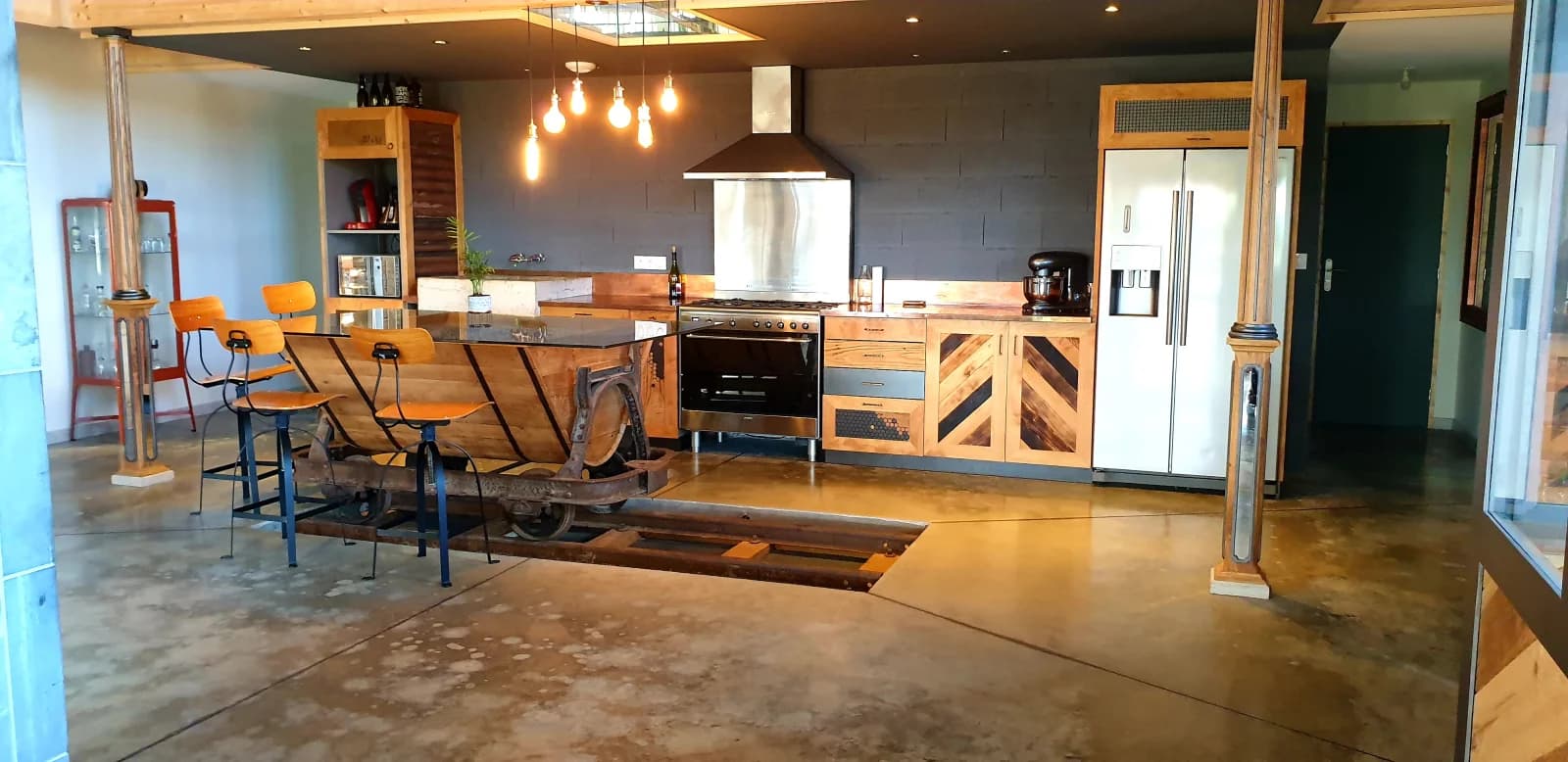 Cuisine dans Maison à l'esprit loft, un design contemporain - 0