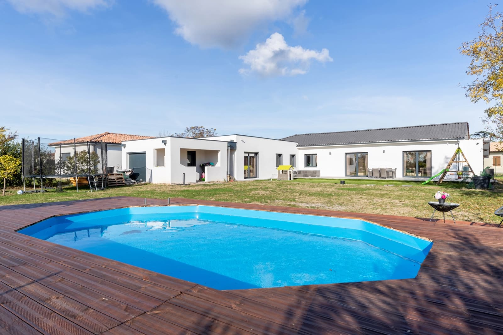 Meeting room in large garden with swimming pool overlooking park - 1