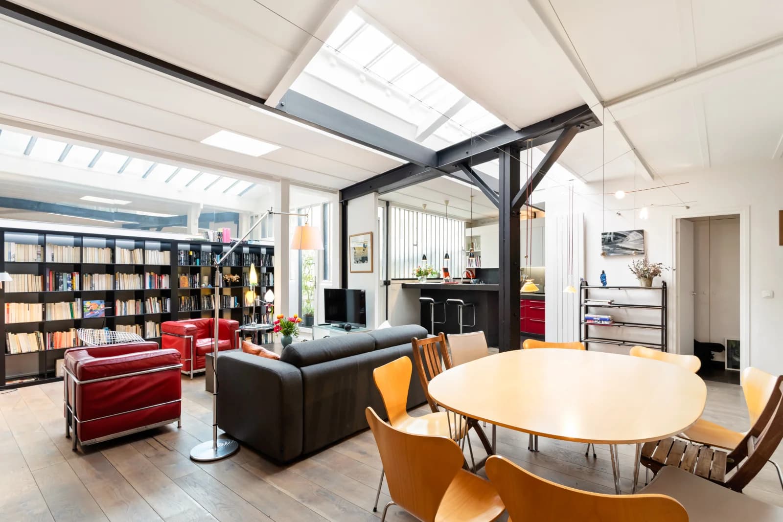 Meeting room in Former workshop transformed into a loft - 1