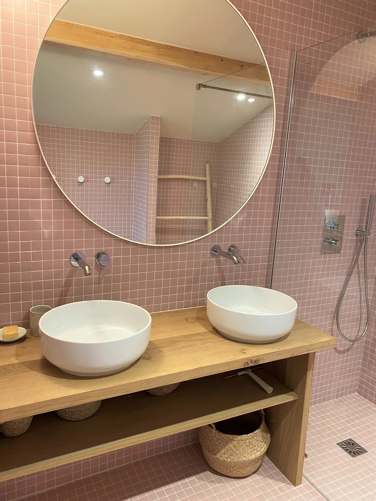 Salle de bain dans Demeure de caractère à l'architecture basque typique - 1