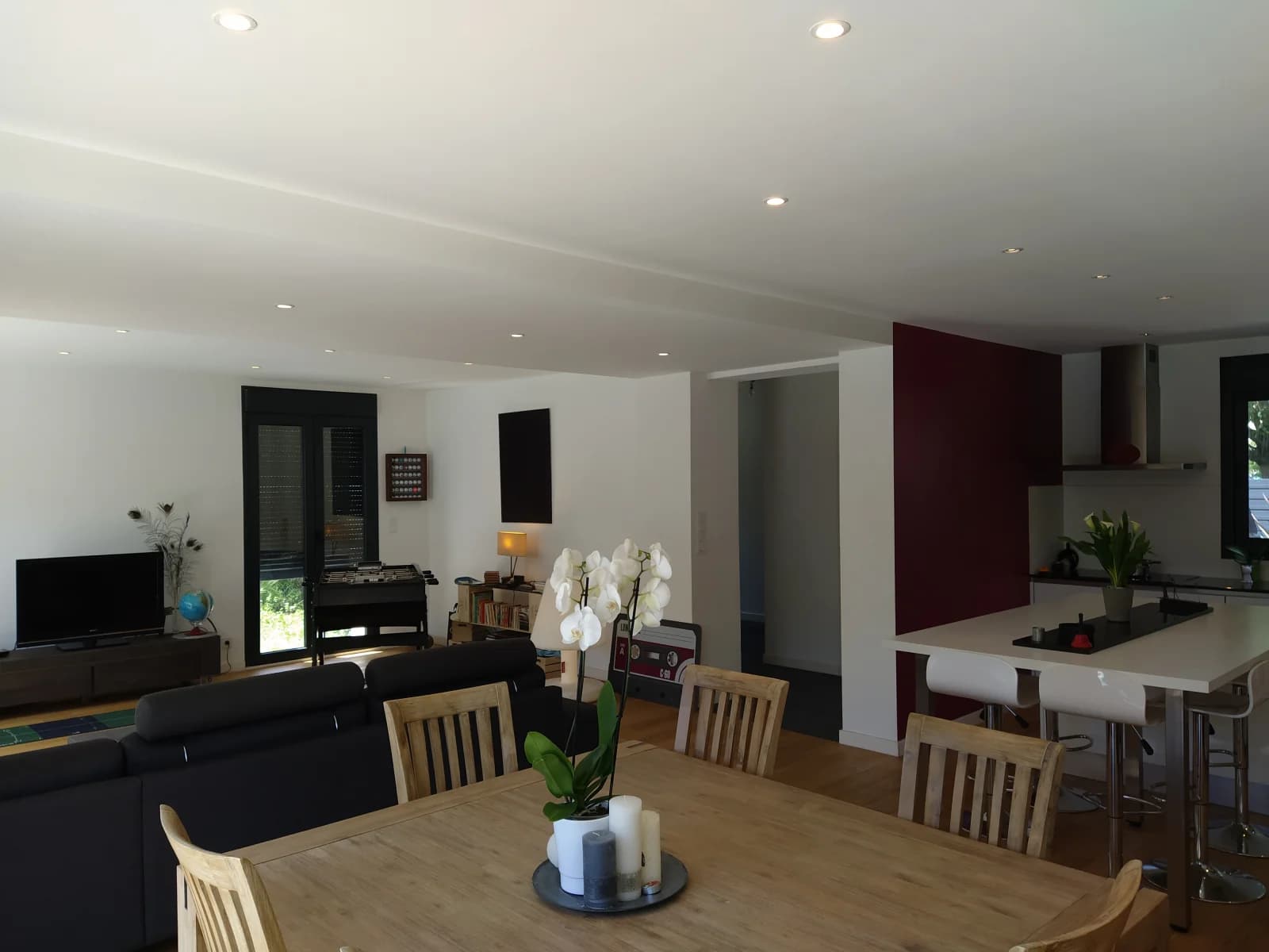 Salle de réunion dans Grande maison conviviale avec jardin et piscine privée - 1