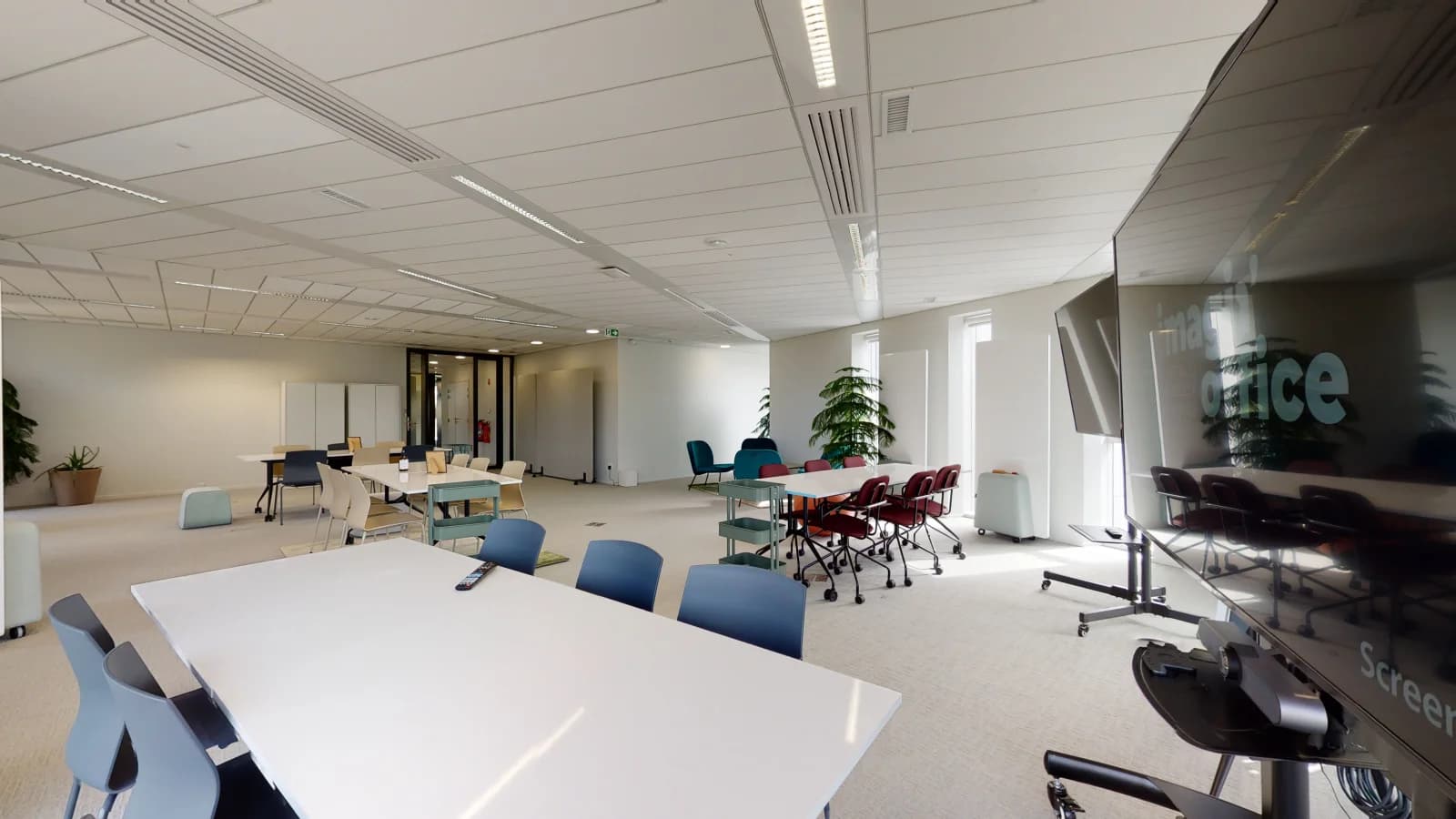 Salle de réunion dans Espace élégant et équipé pour vos présentations - 1