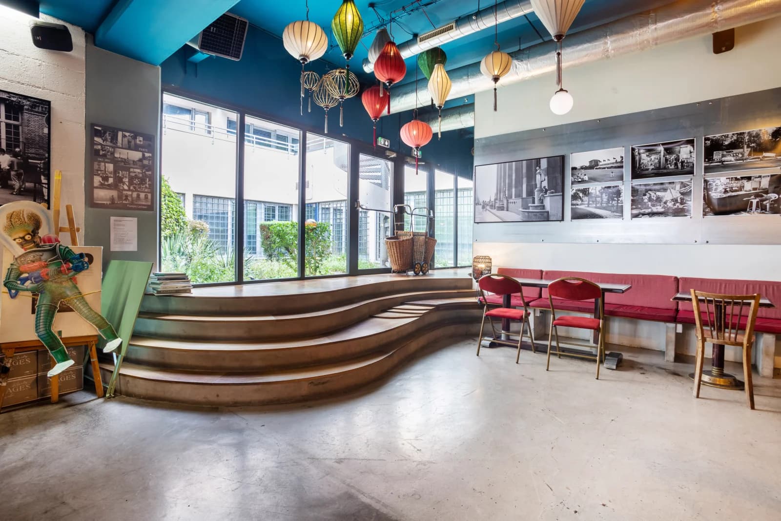 Salle de réunion dans Lieu polyvalent: resto, concert, galerie à l'esprit bohème - 1