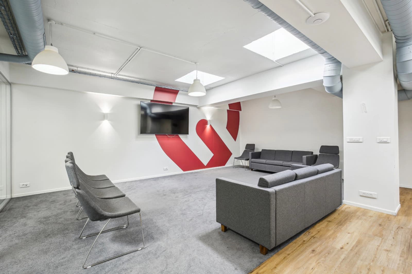 Living room in Superb office space at the Trocadero - 1
