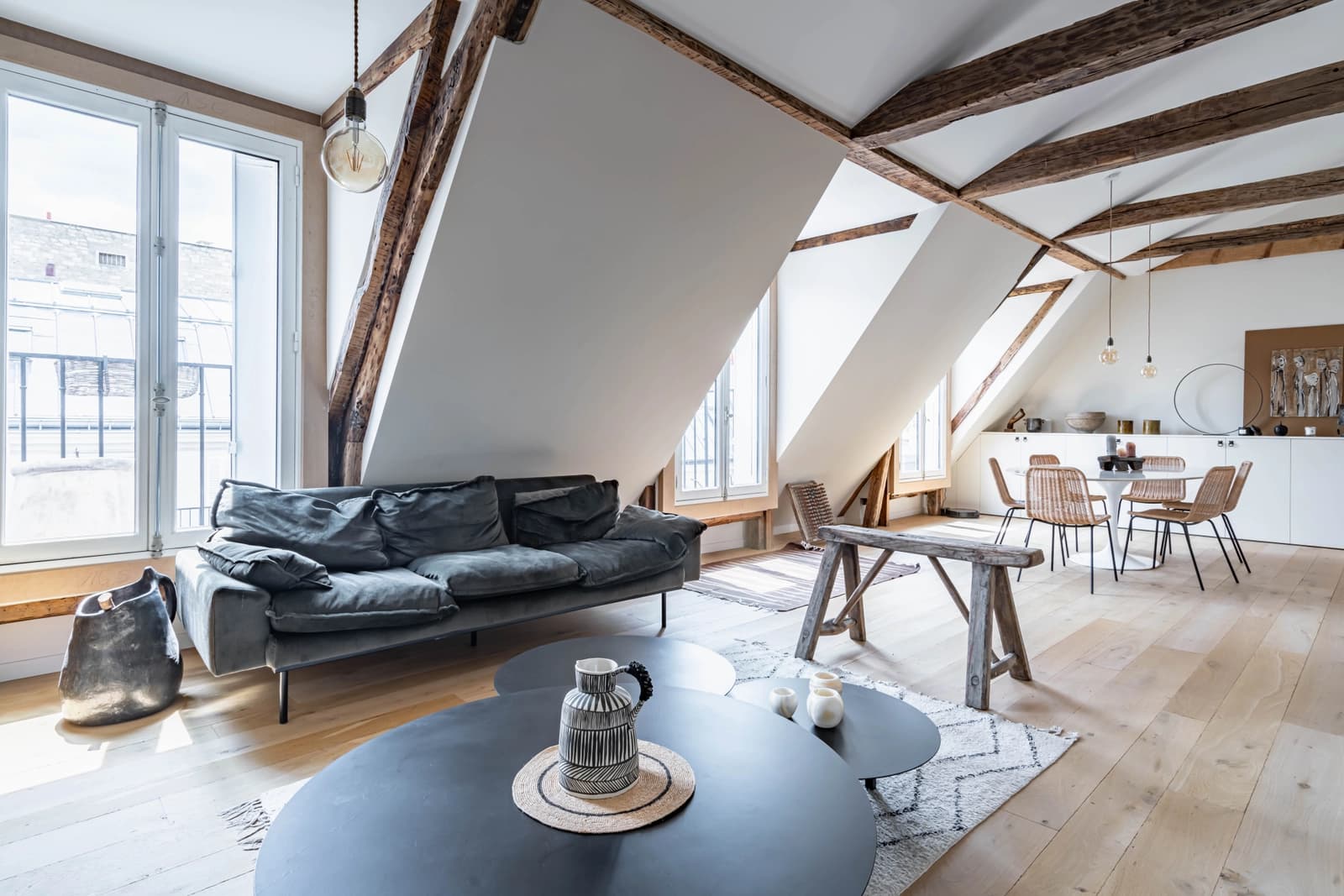 Living room in Superb architect-designed apartment - 1