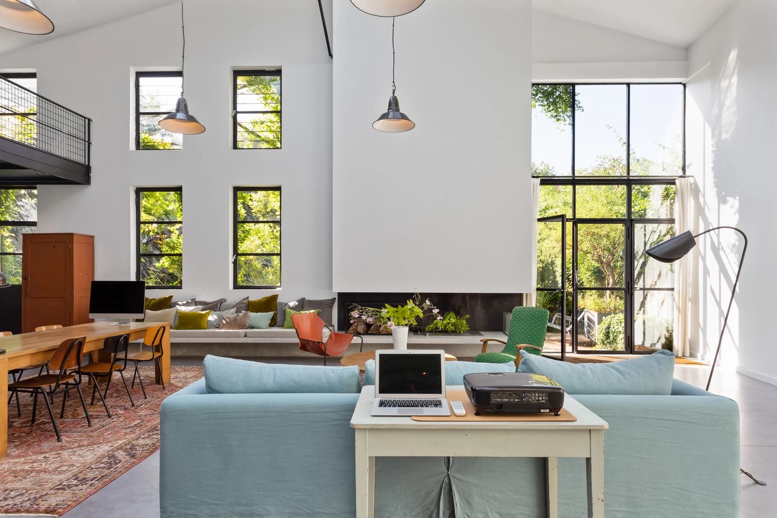 Salle de réunion dans Grand loft avec jardin: un air de campagne à Montreuil - 1