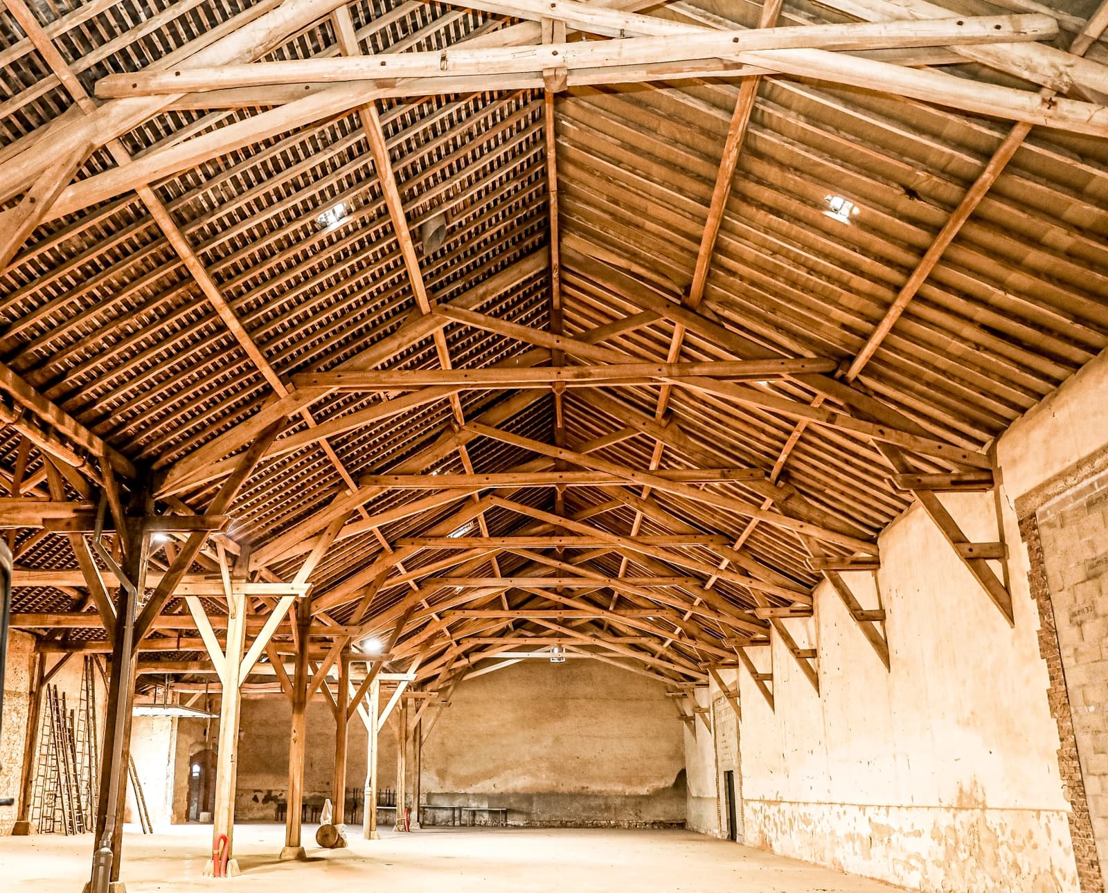 Salle de réunion dans CORPS DE FERME idéal pour des tournages cinématographiques - 1