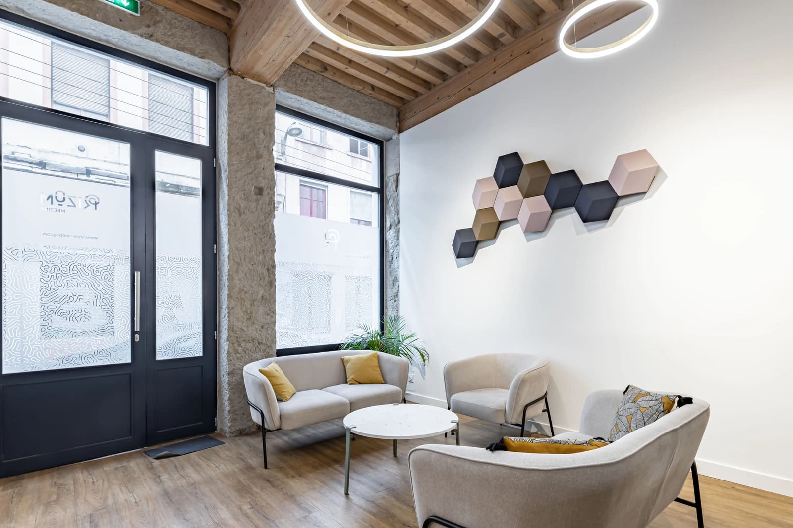 Living room in Atelier Canut for inspired professionals - 1