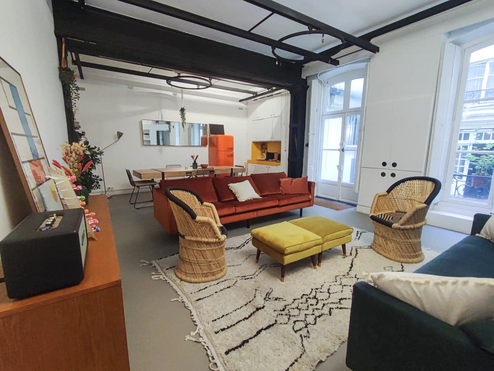 Living room in Colorful and relaxing loft - 0