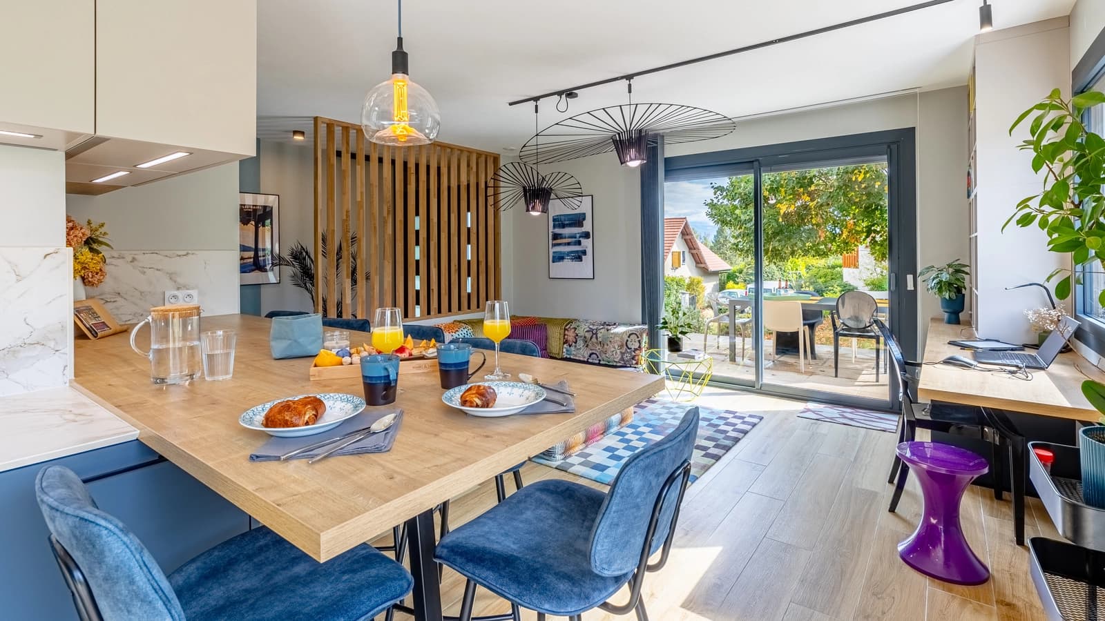 Espace Maison polyvalente baignée d'une douce lumière - 1