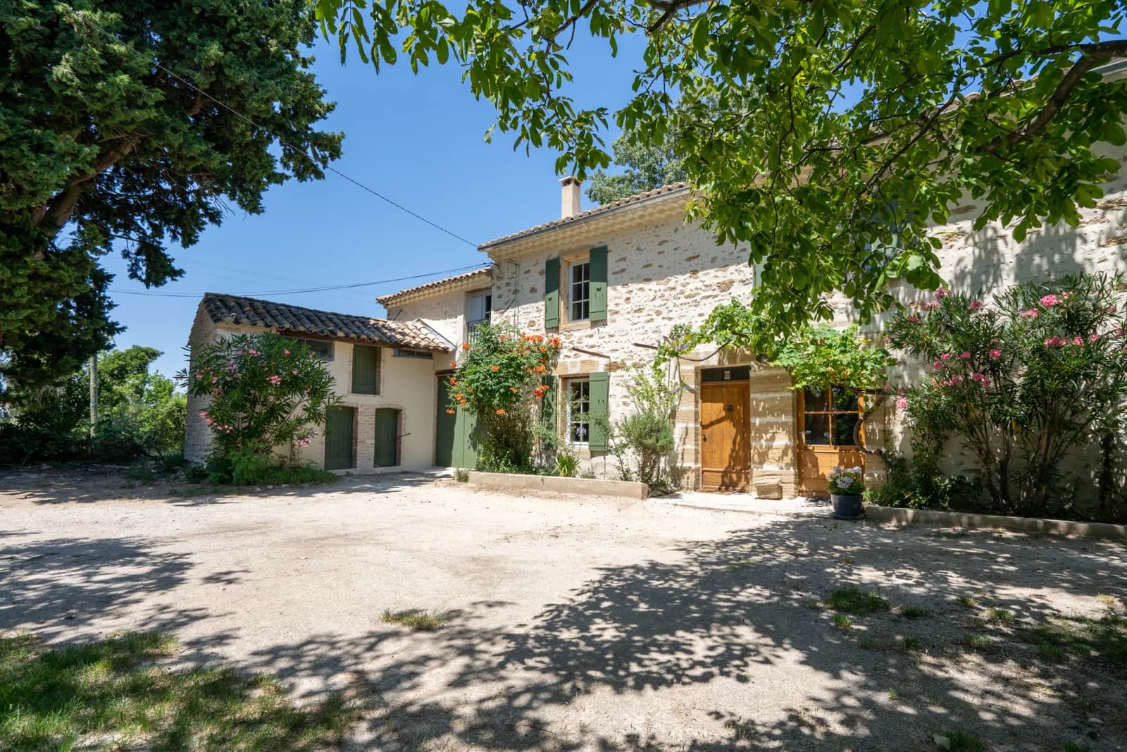Salle de réunion dans Mas provençal entre vignes et oliviers, charme assuré - 1