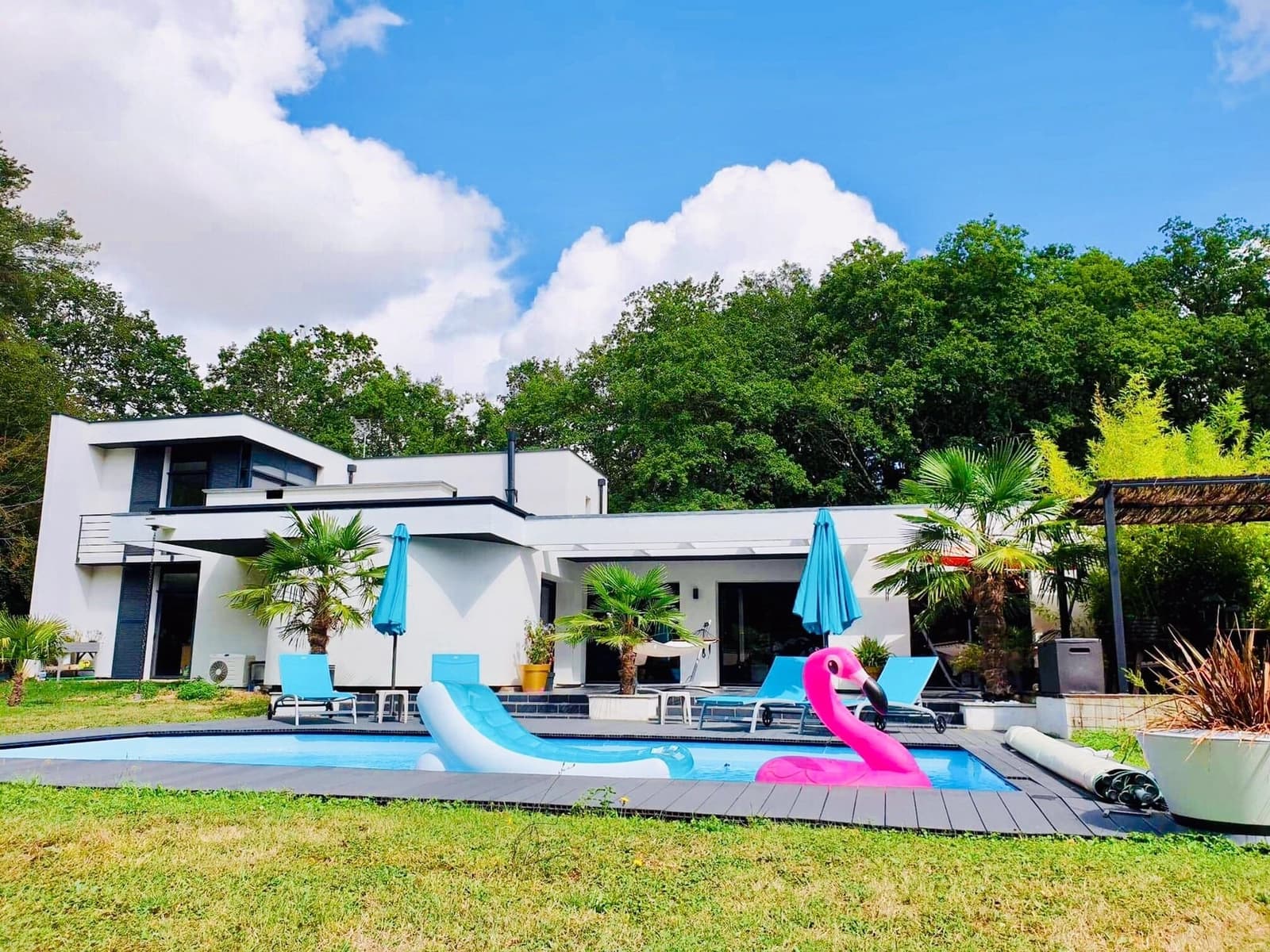 Meeting room in Architect-designed house with swimming pool - 1