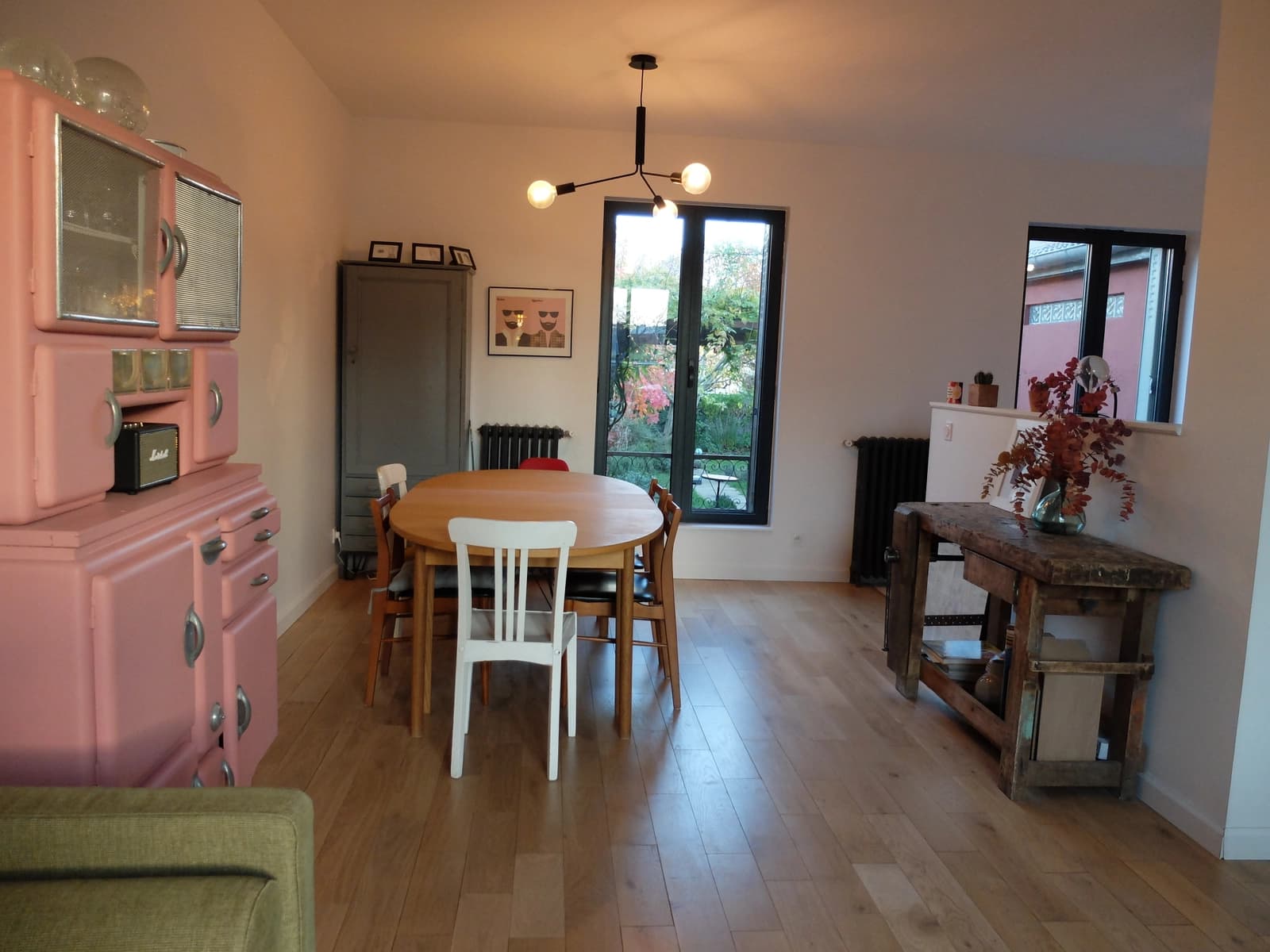 Salle de réunion dans Demeure avec jardin verdoyant, tout près de la capitale - 1