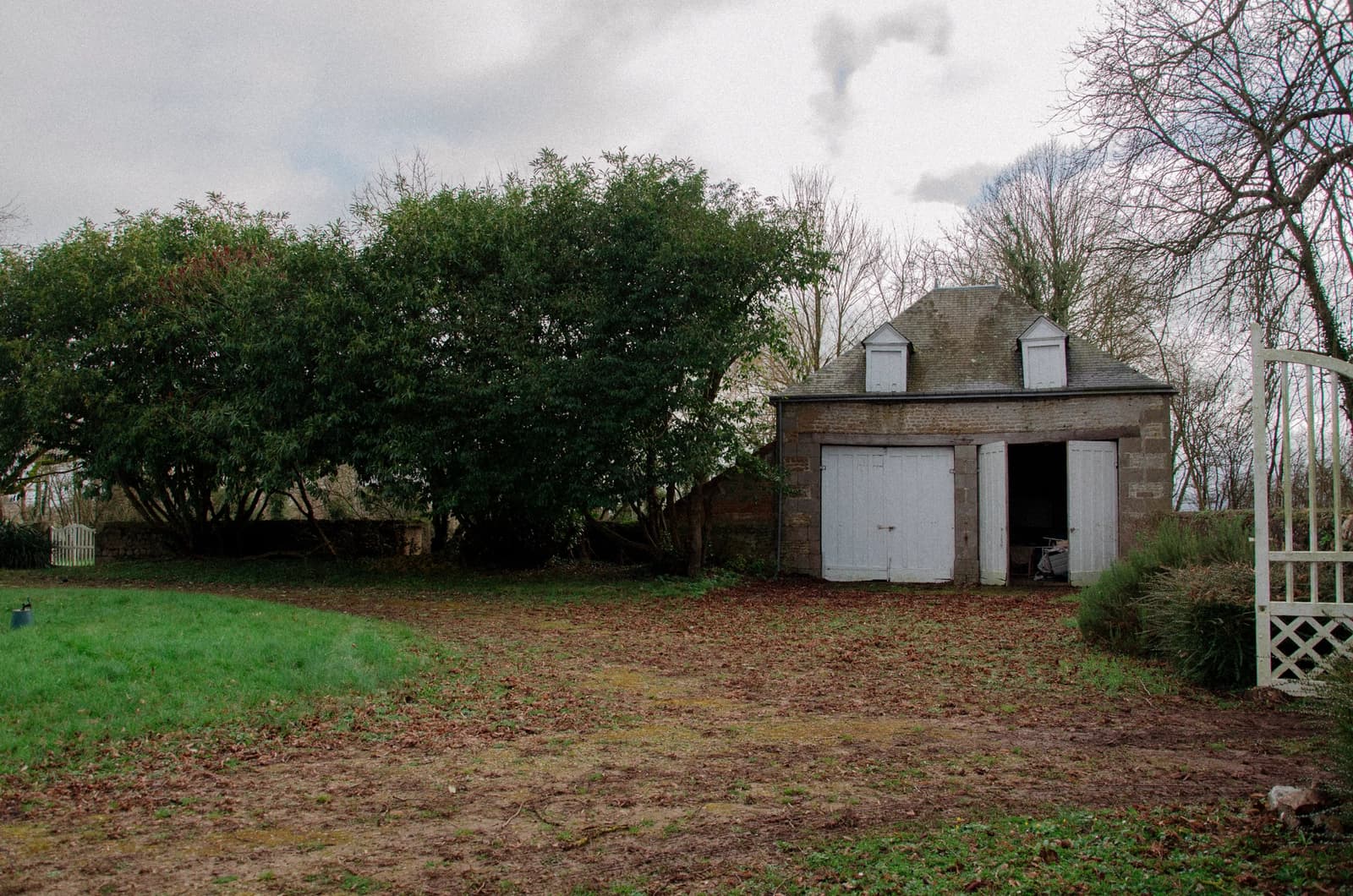Space 18th-century manor house in its original state - 4