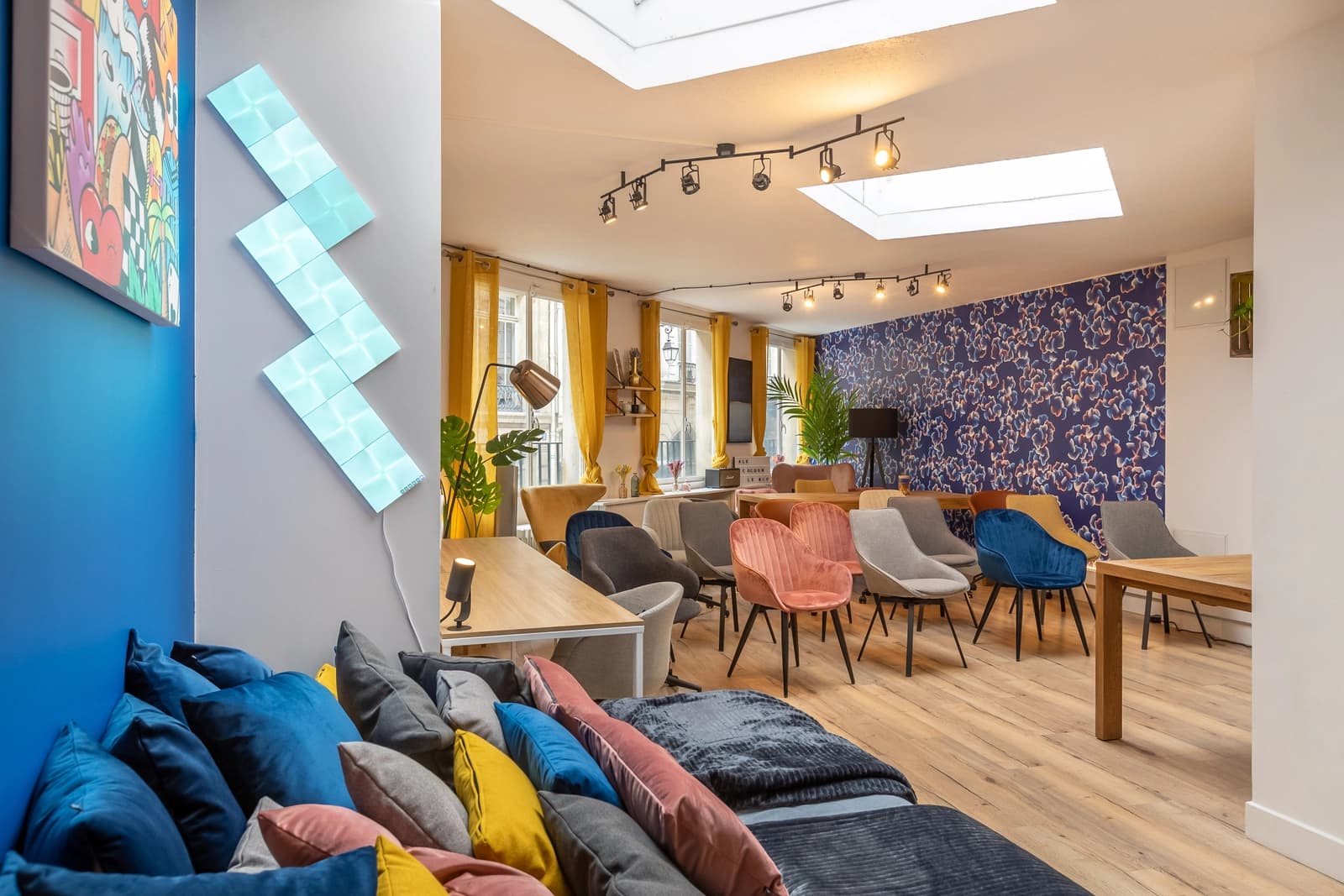 Salon dans Le Cocoon: un espace douillet et enveloppant - 1