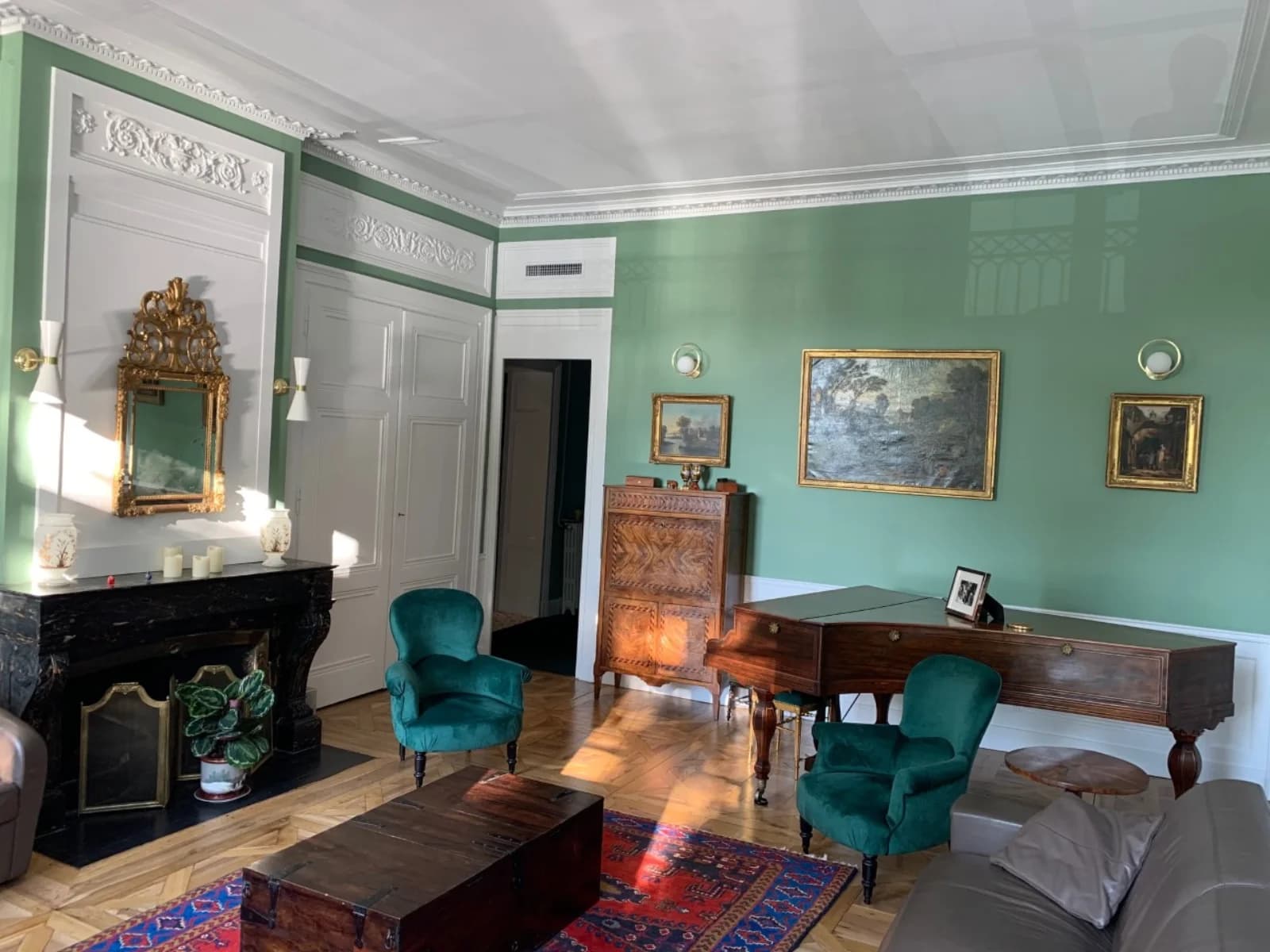 Salon dans Quai Jules Courmont: appartement quartier Grolée - 1