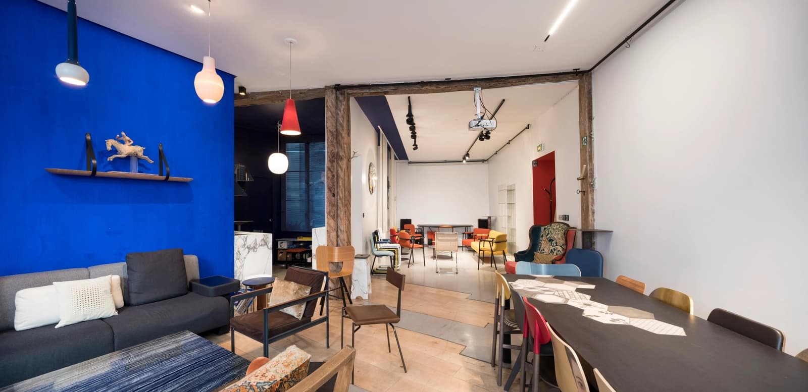 Living room in A colorful Parisian loft - 1